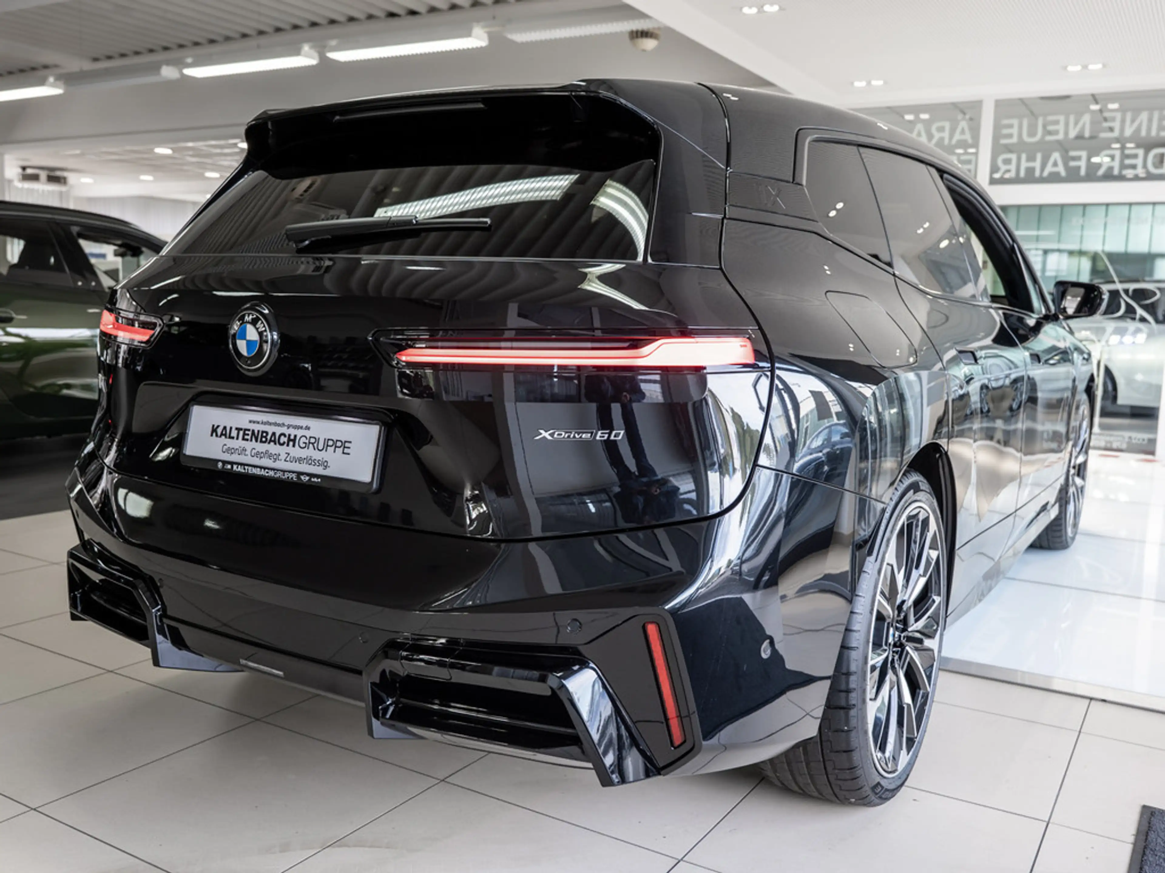 BMW iX xDrive60 M-Sport Pro FACEL. 360° PANO LED — photo 5