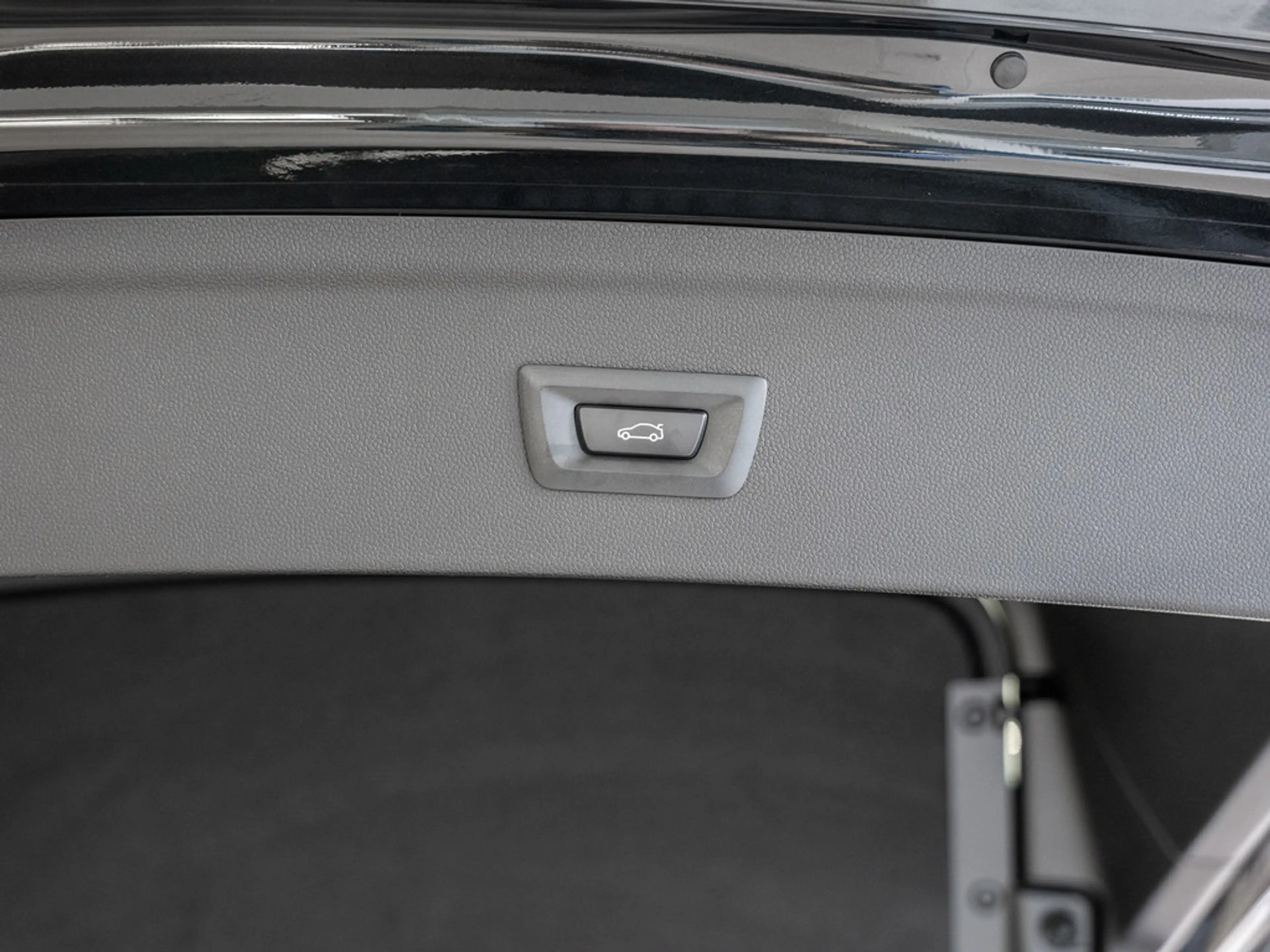 BMW iX xDrive60 M-Sport Pro FACEL. 360° PANO LED — photo 13