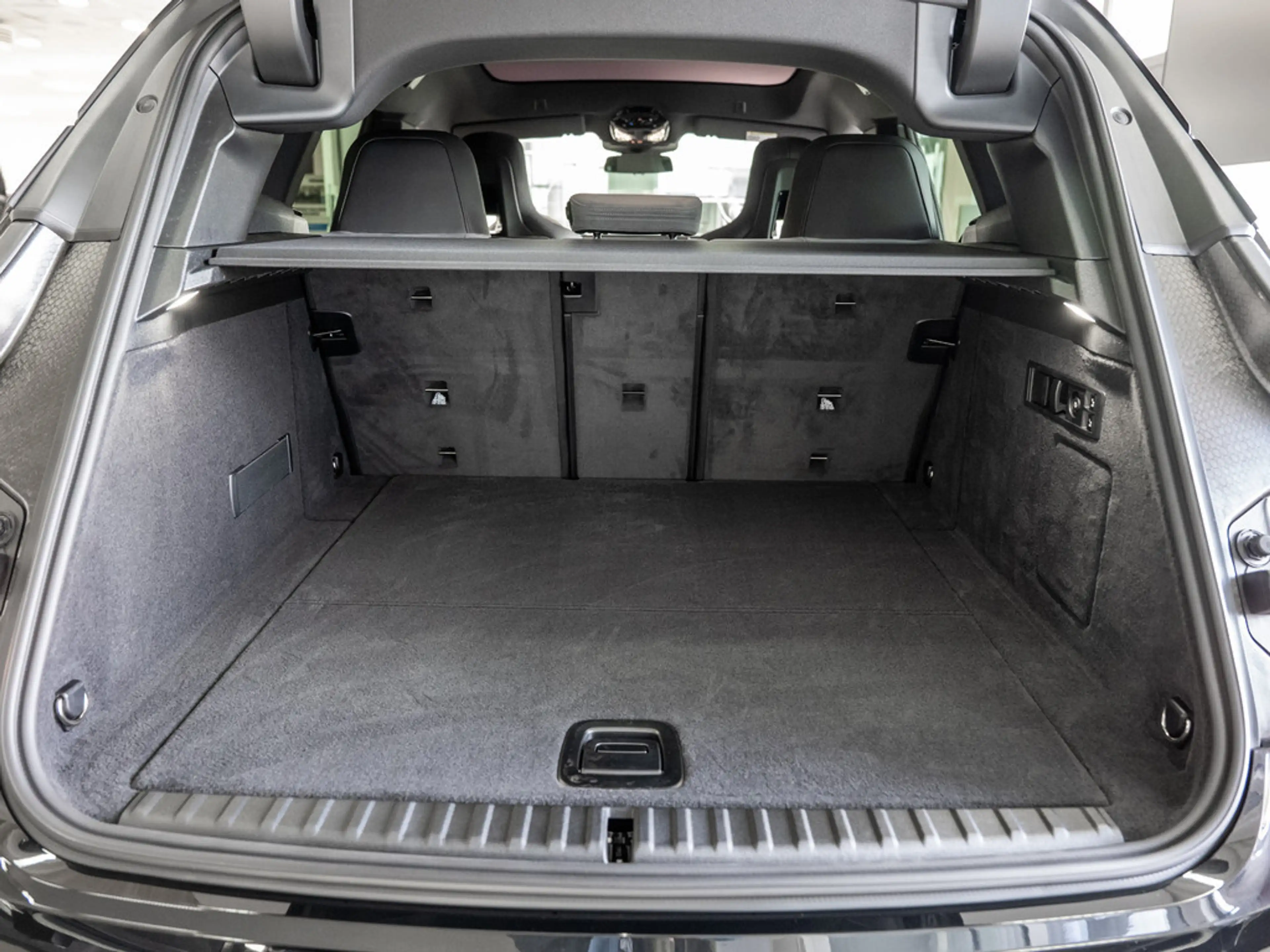 BMW iX xDrive60 M-Sport Pro FACEL. 360° PANO LED — photo 11