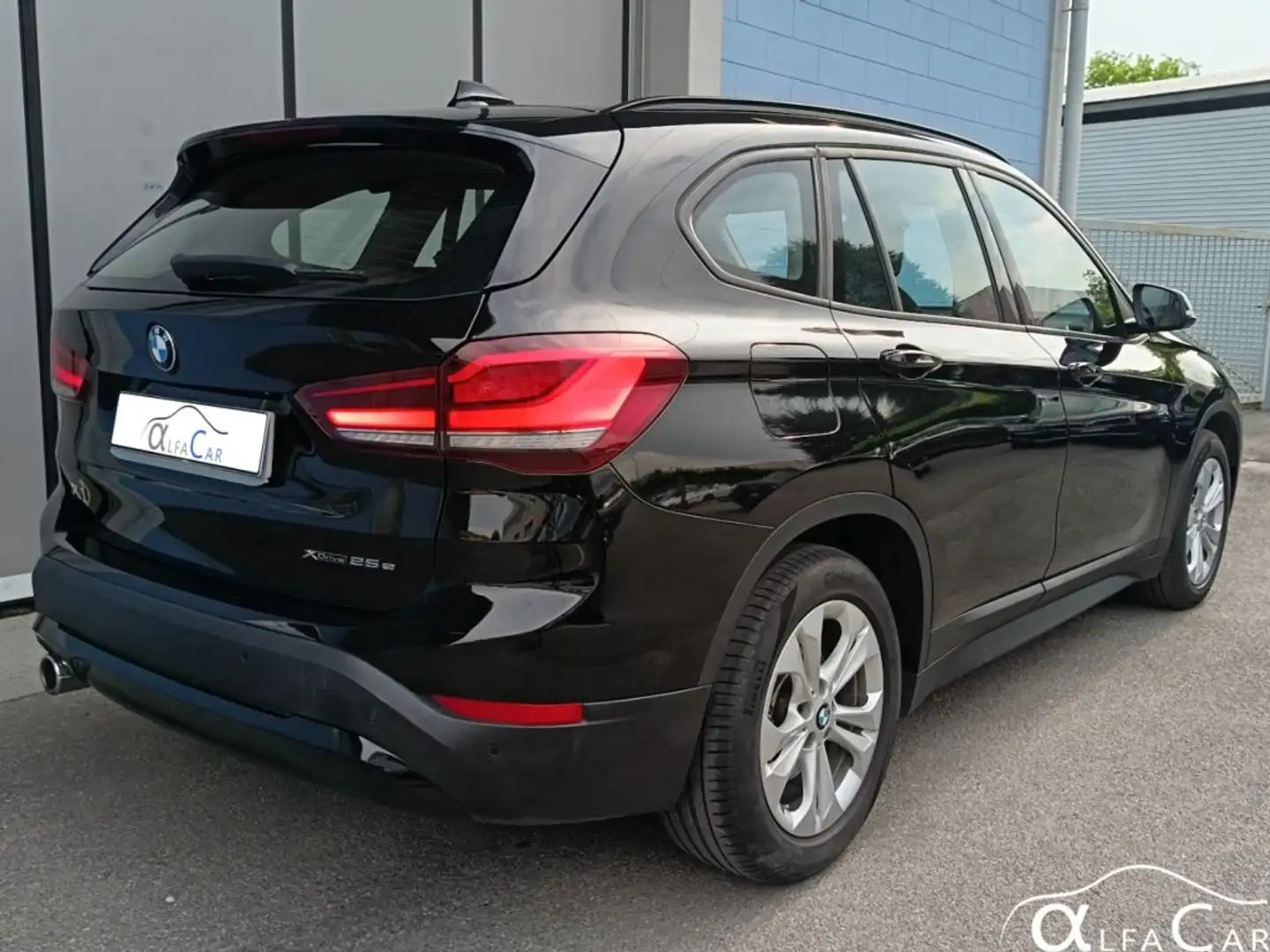 BMW X1 xDrive25e Business Advantage Nero - 2