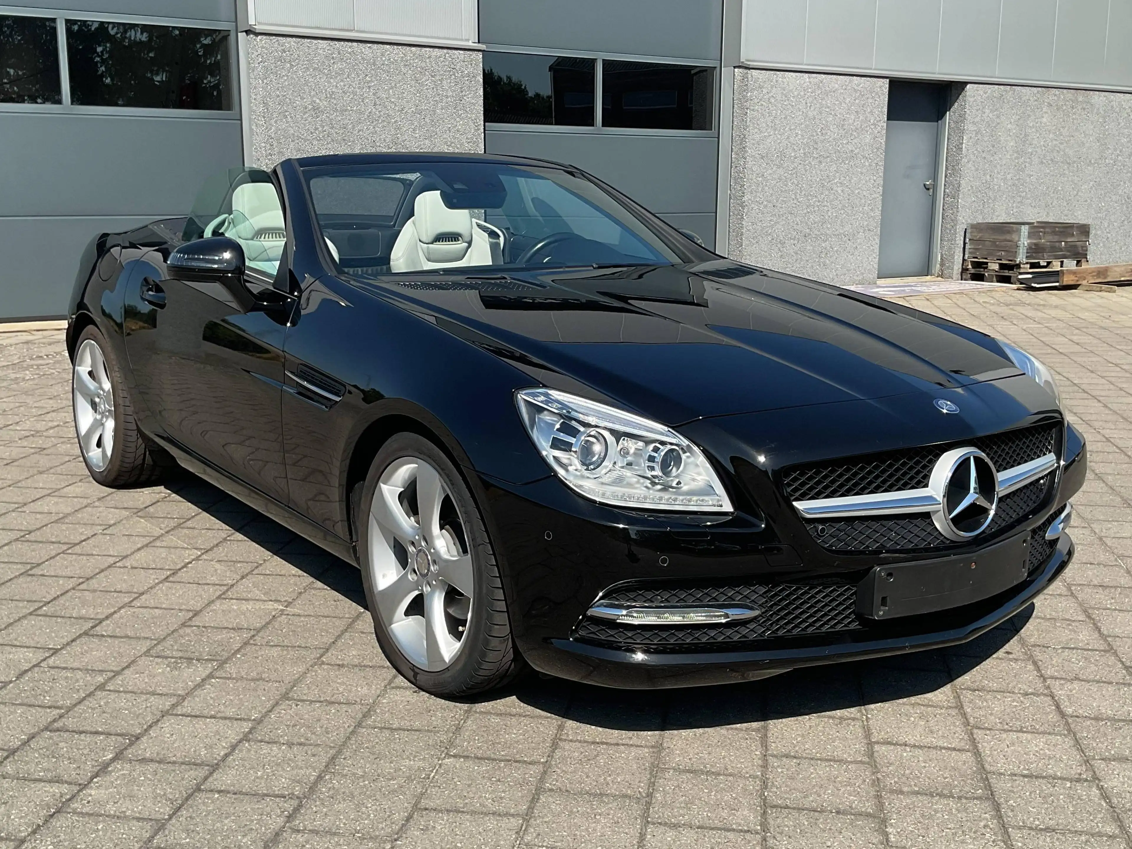 Mercedes-Benz SLK 200 cabrio * navigatie * airco * spiegelpakket * automatic * weinig kilometers!