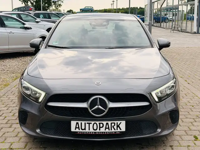 Mercedes-Benz A view 2