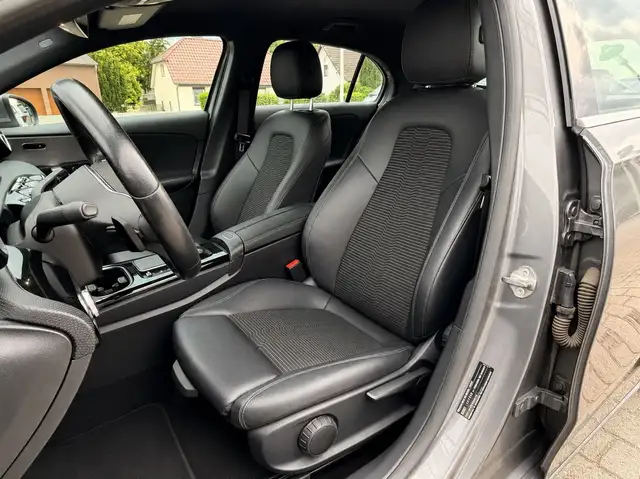 Mercedes-Benz A view 8