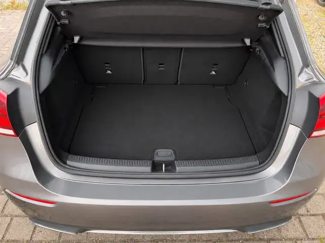 Mercedes-Benz A view 13