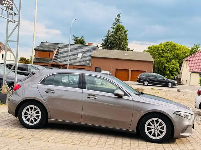Mercedes-Benz A view 7