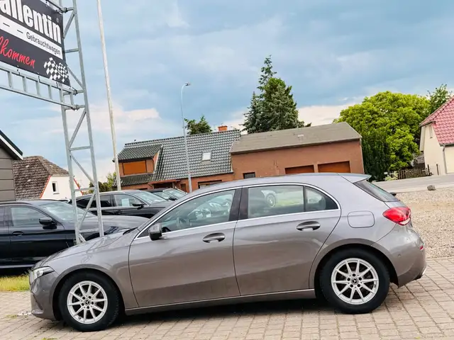 Mercedes-Benz A view 4