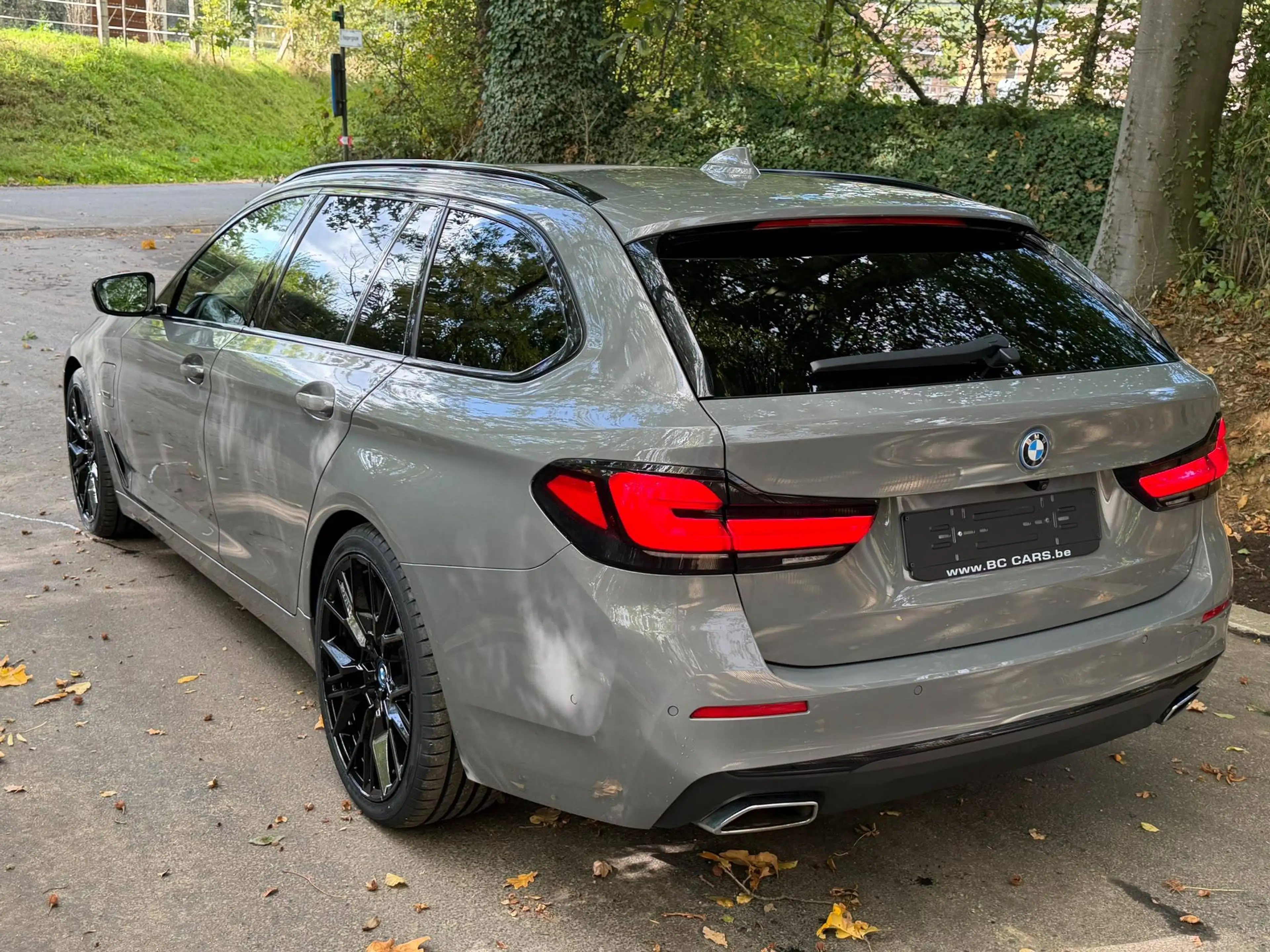 BMW 520 Touring 520eA Led-Navi Prof-Cockpit Pro-Verw.Leer-20" — photo 7