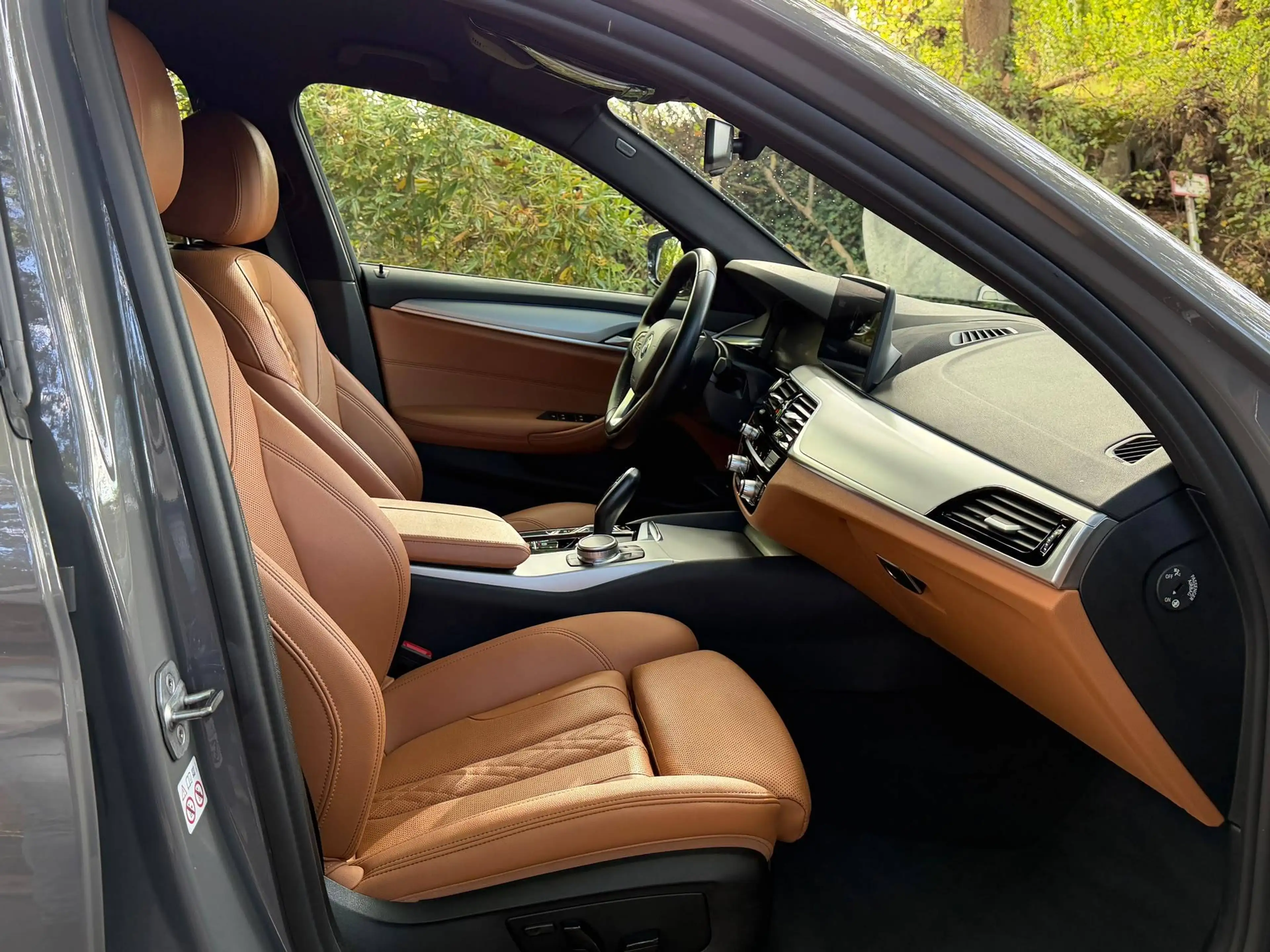 BMW 520 Touring 520eA Led-Navi Prof-Cockpit Pro-Verw.Leer-20" — photo 13