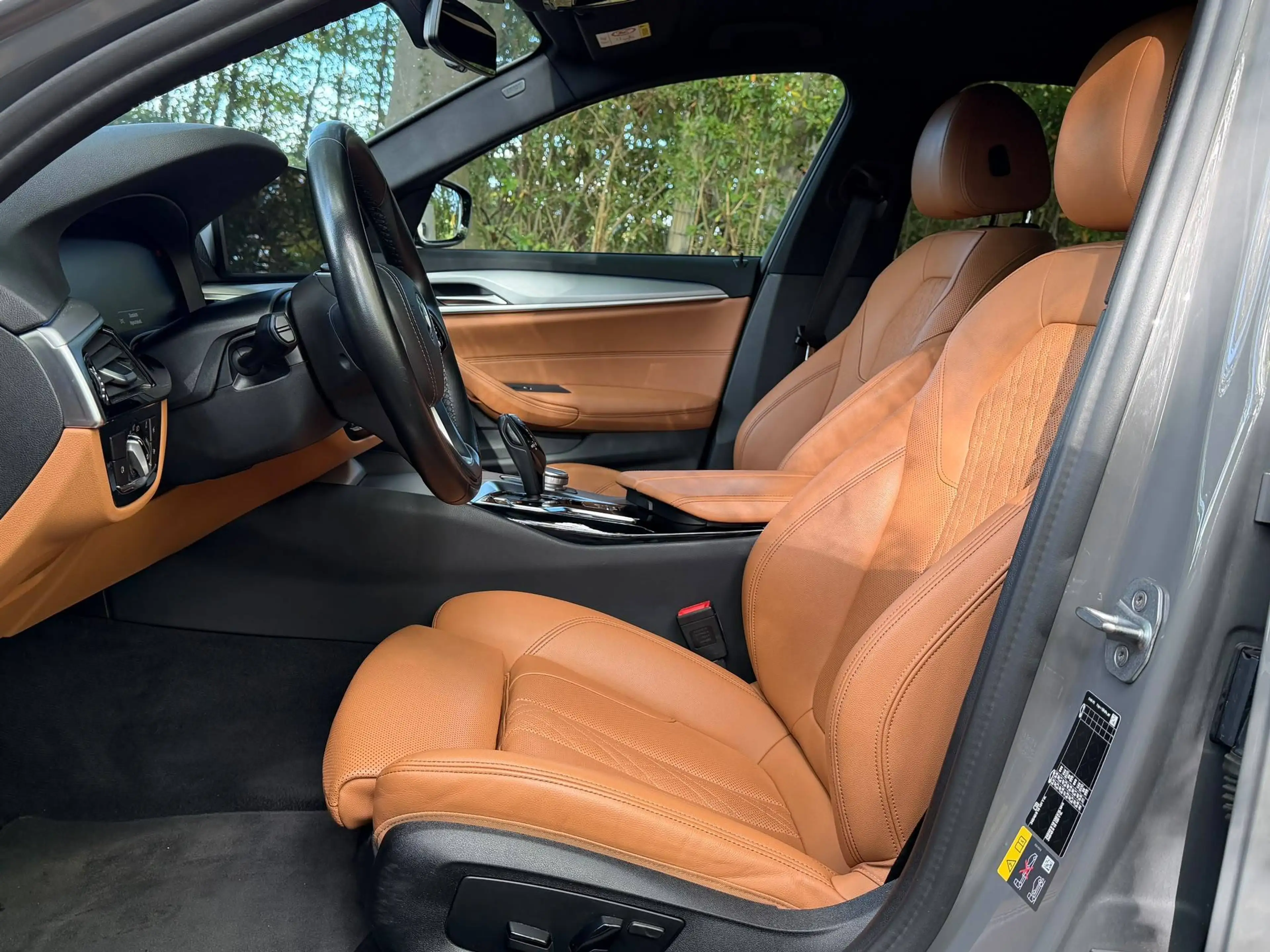 BMW 520 Touring 520eA Led-Navi Prof-Cockpit Pro-Verw.Leer-20" — photo 12