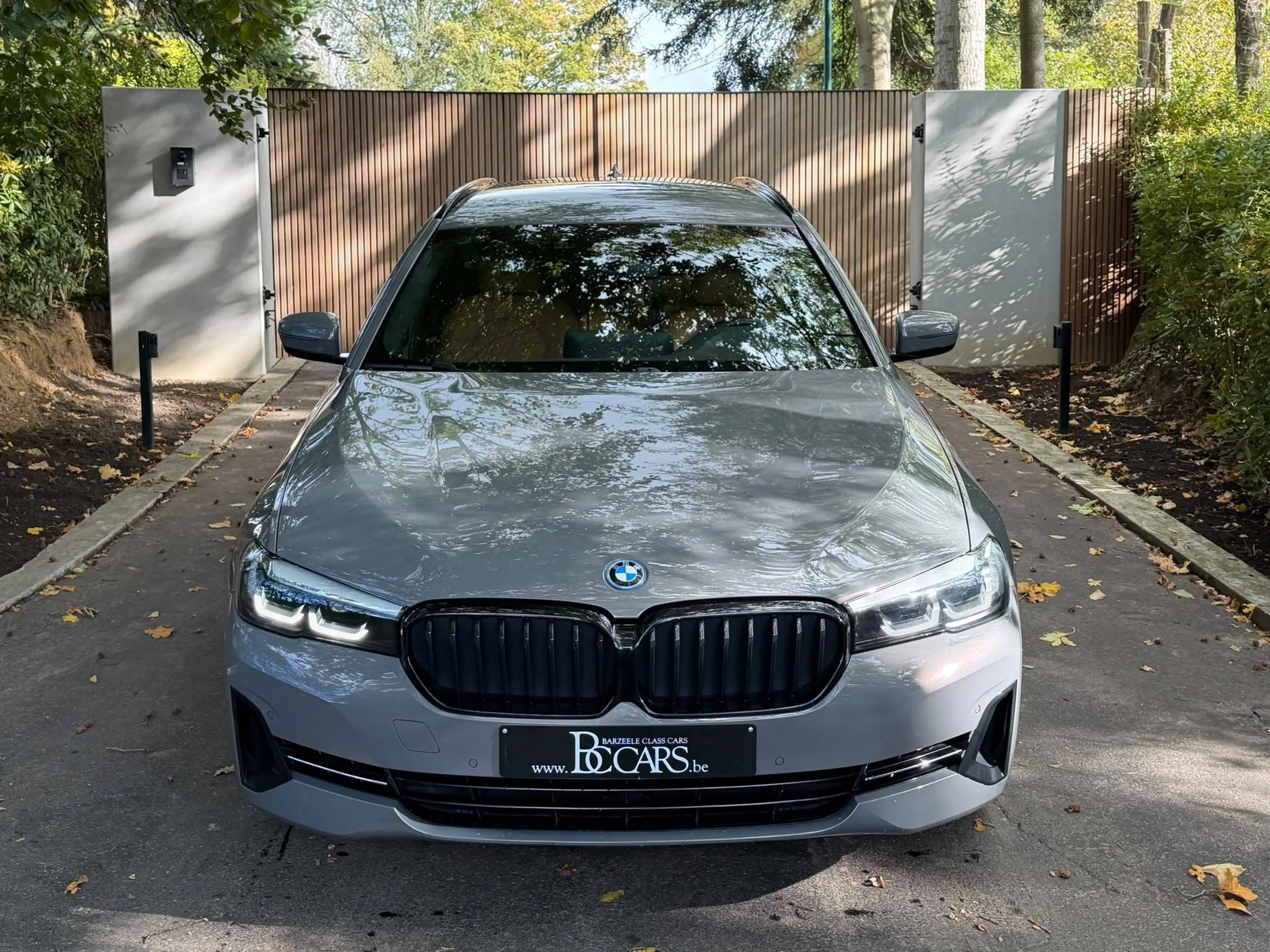 BMW 520 Touring 520eA Led-Navi Prof-Cockpit Pro-Verw.Leer-20" — photo 2