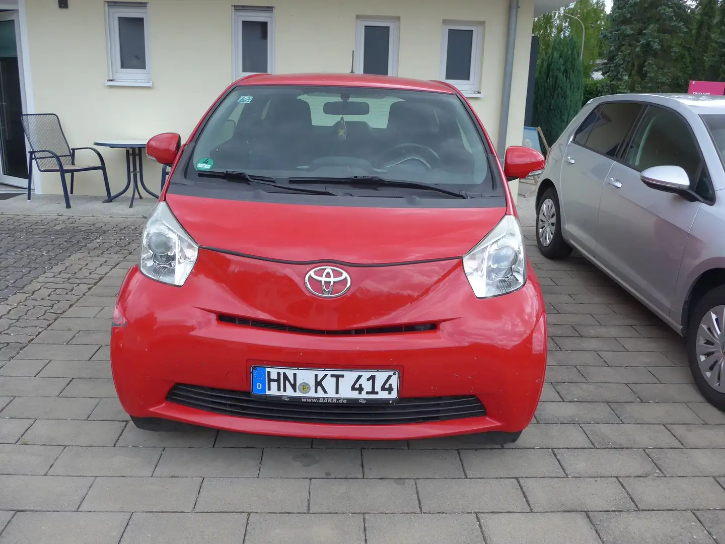 Toyota iQ Basis, Im Kunden Auftrag Rot - 2