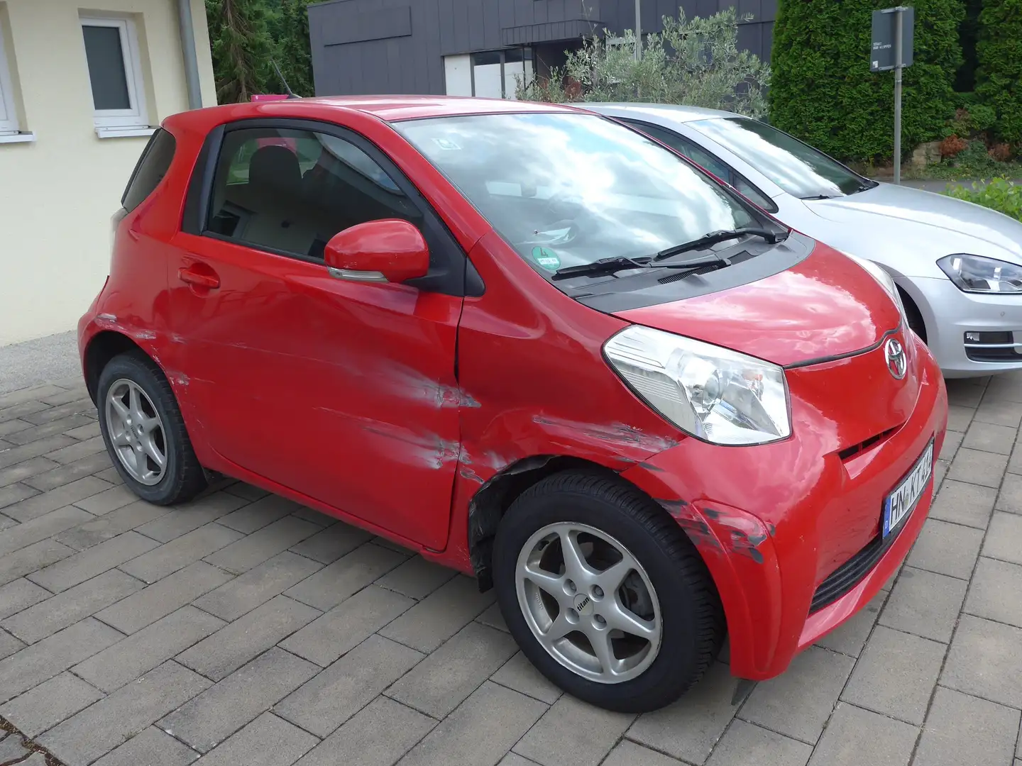 Toyota iQ Basis, Im Kunden Auftrag Rot - 1