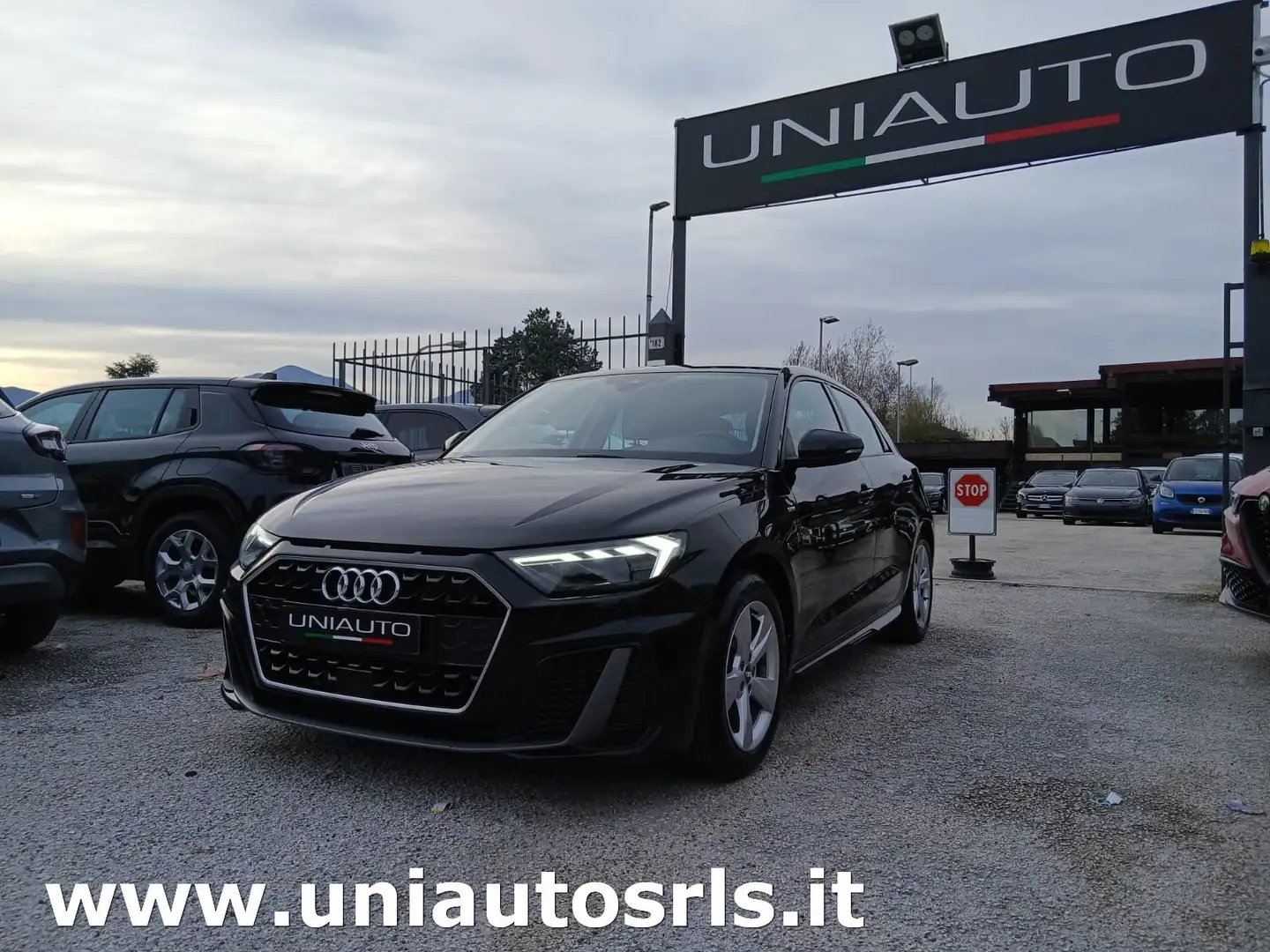 Audi A1 A1 Sportback 1.0 tfsi S LINE Negro - 2