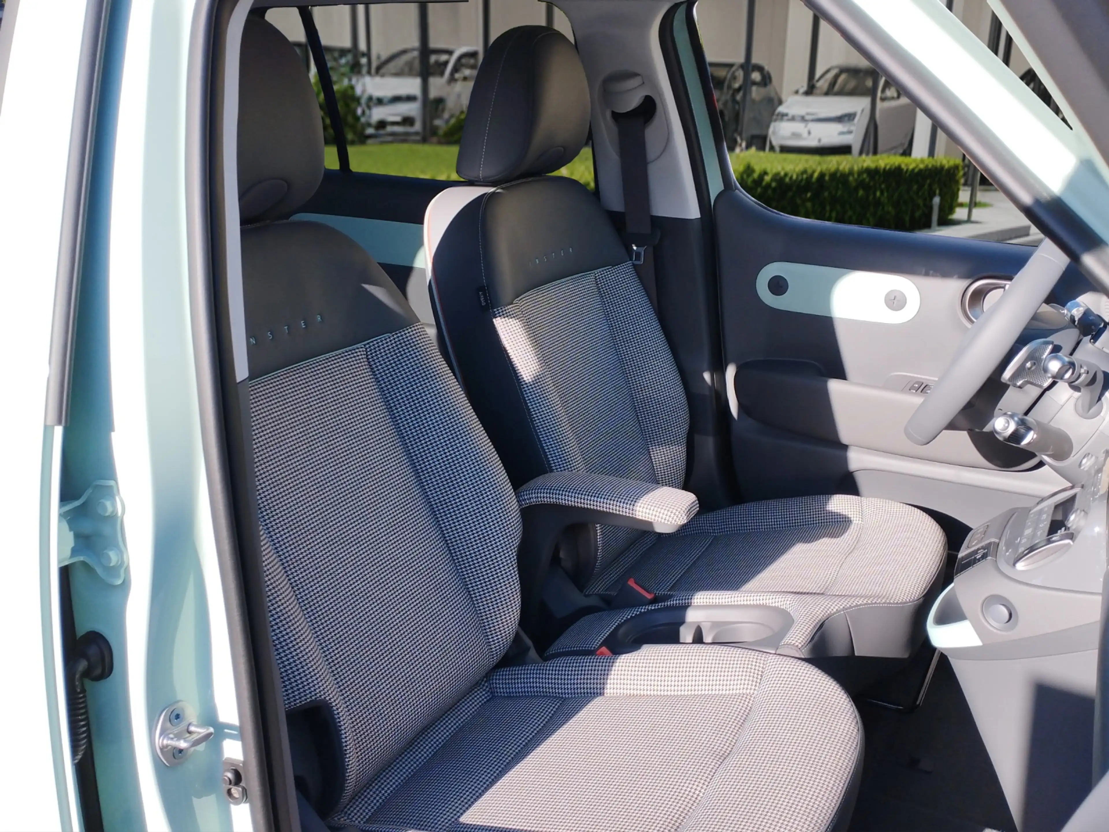 Hyundai Inster 49 kWh Lounge Elektro-Komfort-Paket — photo 8