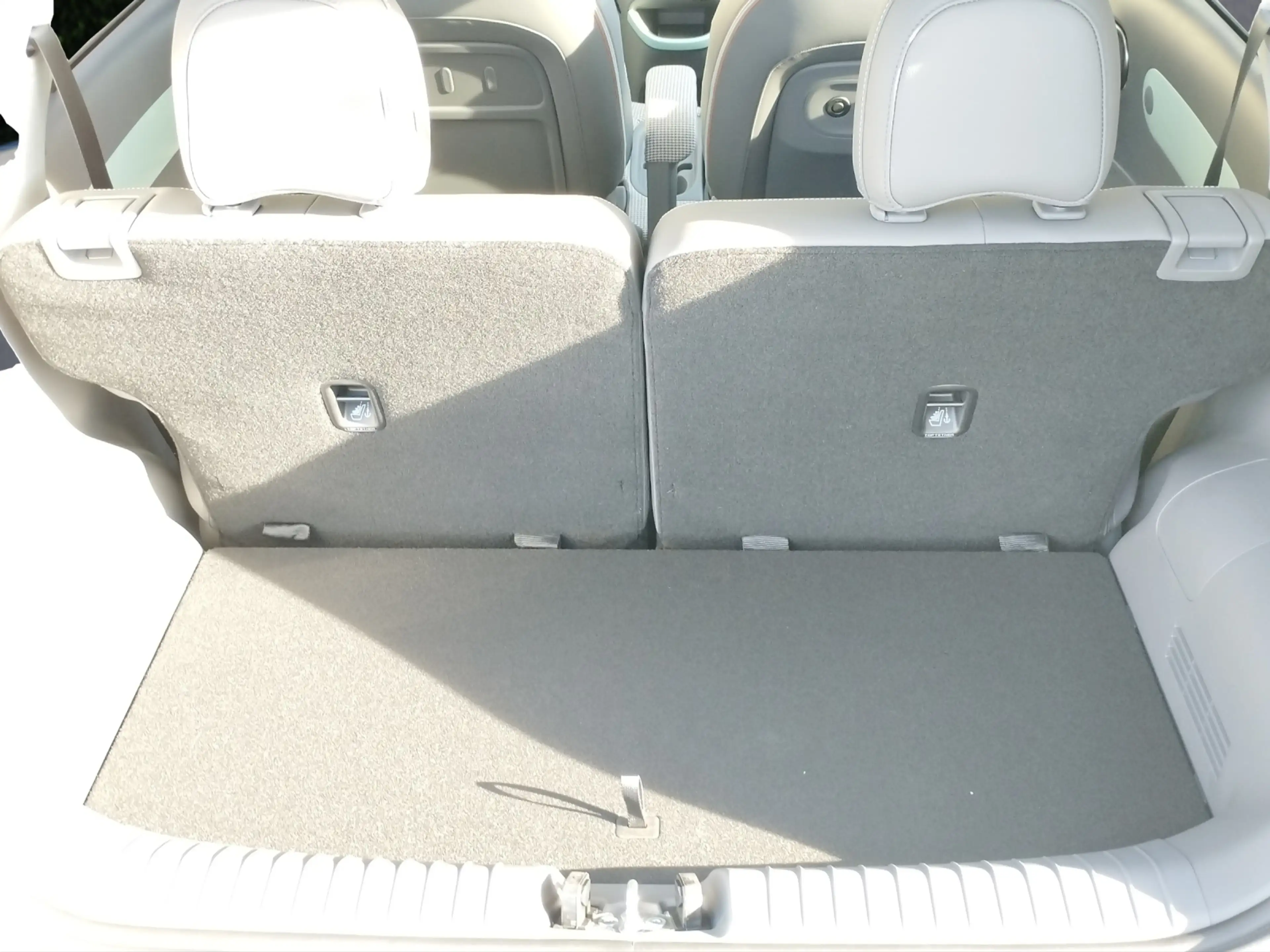 Hyundai Inster 49 kWh Lounge Elektro-Komfort-Paket — photo 24