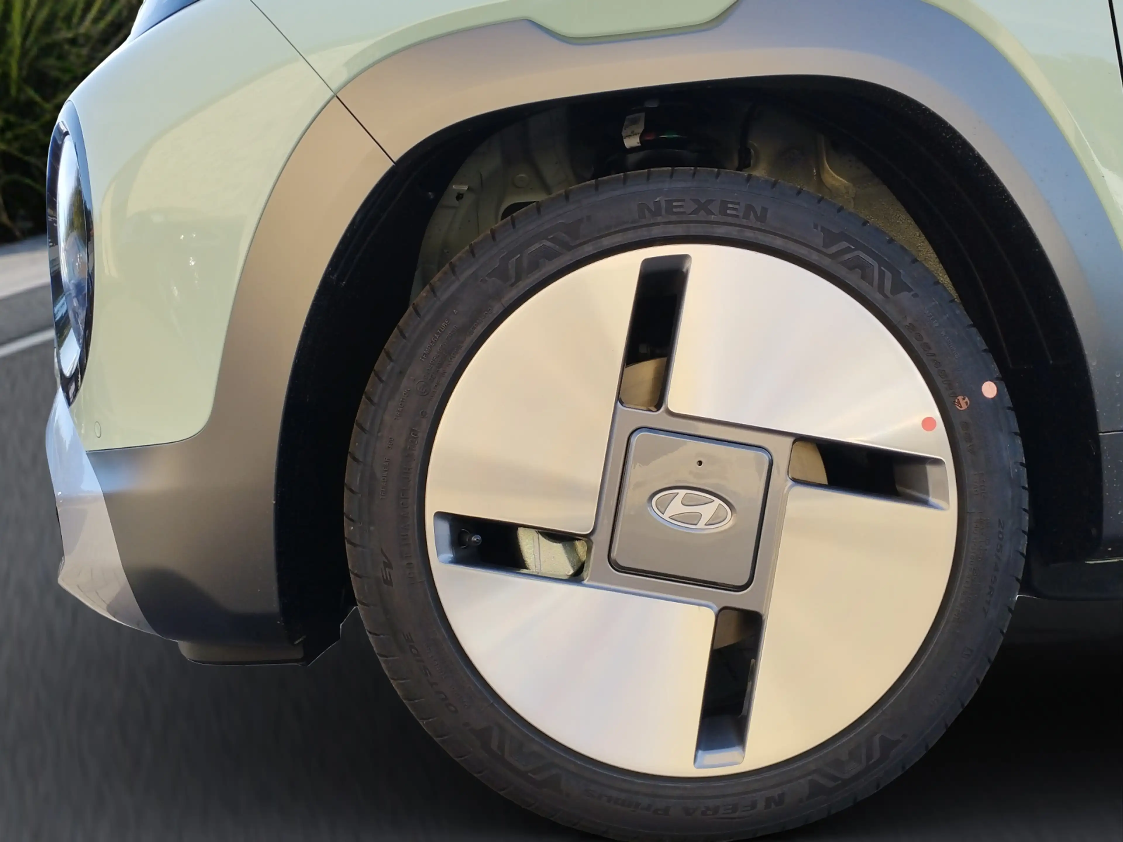 Hyundai Inster 49 kWh Lounge Elektro-Komfort-Paket — photo 25