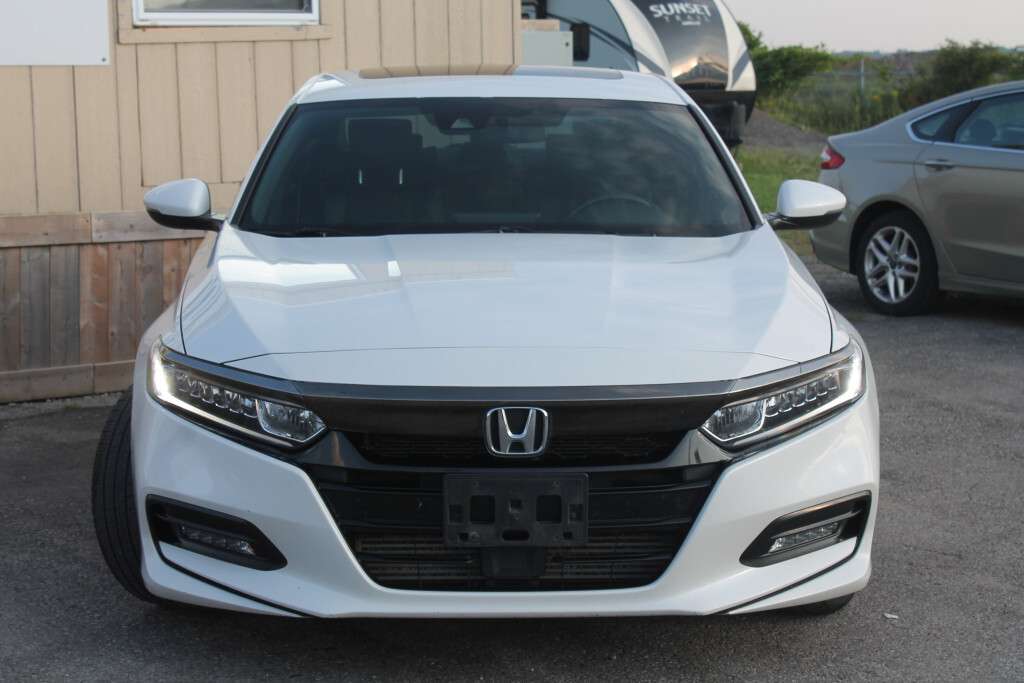 2018 Honda Accord Sport | Leather Power Seats Sunroof Carplay Camera — снимка 1