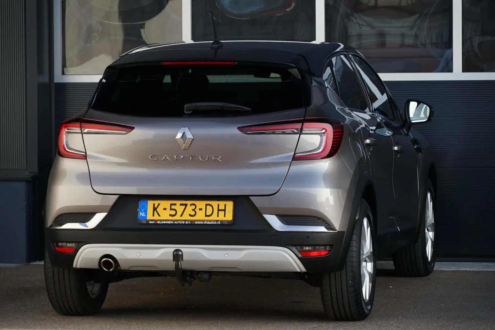 Renault Captur 1.0 TCe 100 Intens, NL, keyless, trekh. CarPlay Grijs - 2