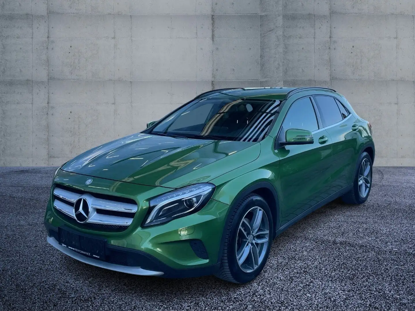 Mercedes-Benz GLA 200 d Style SHZ el.Heck LM Kam. Xenon KlimaA Grün - 2