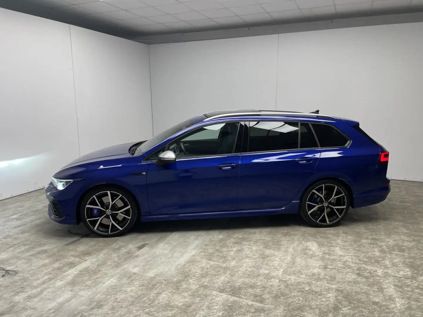 Volkswagen Golf VIII R Variant 2.0 TSI DSG 4Motion Klima Navi Blau - 2