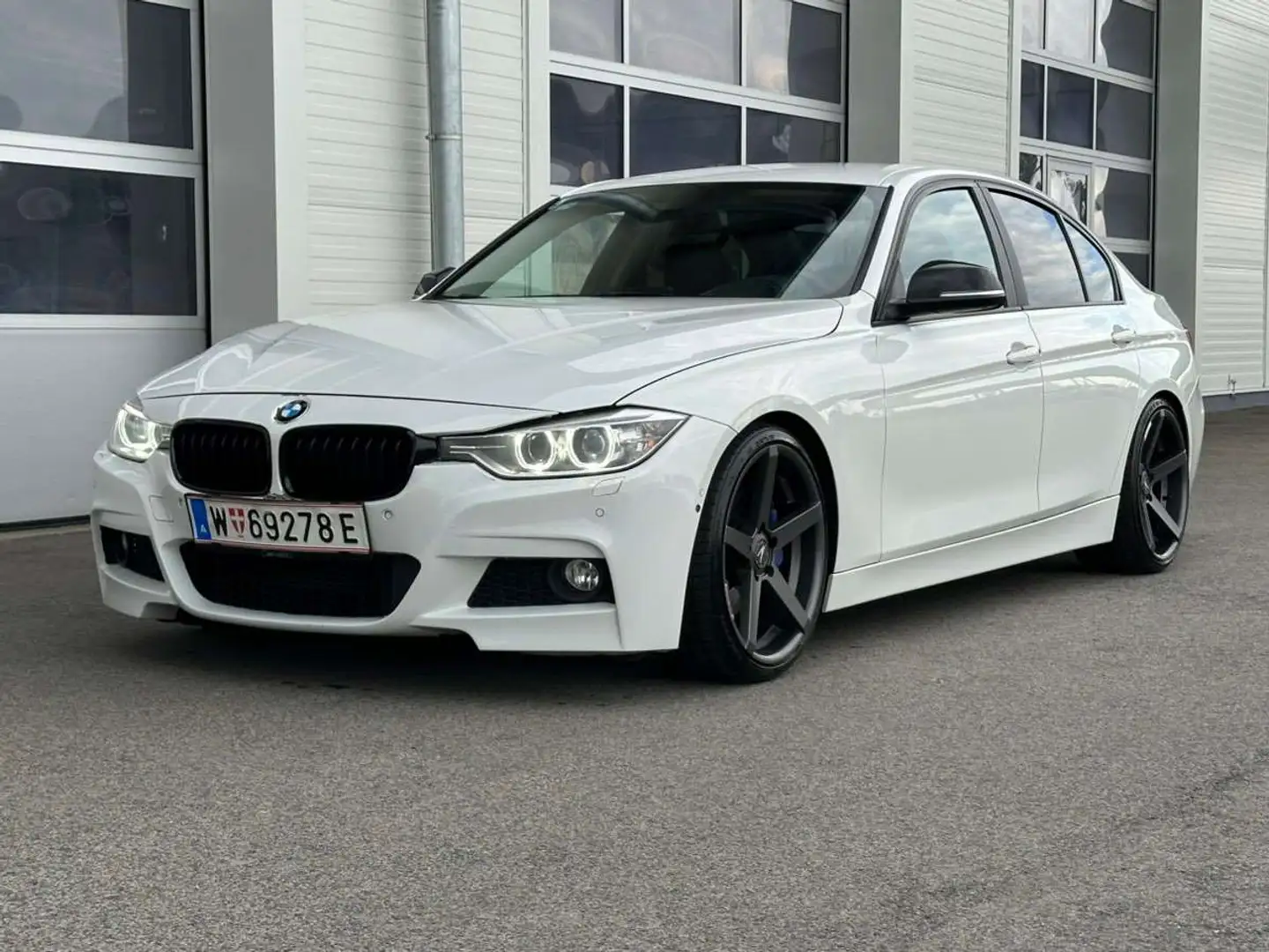 BMW 328 328i Aut. Weiß - 1