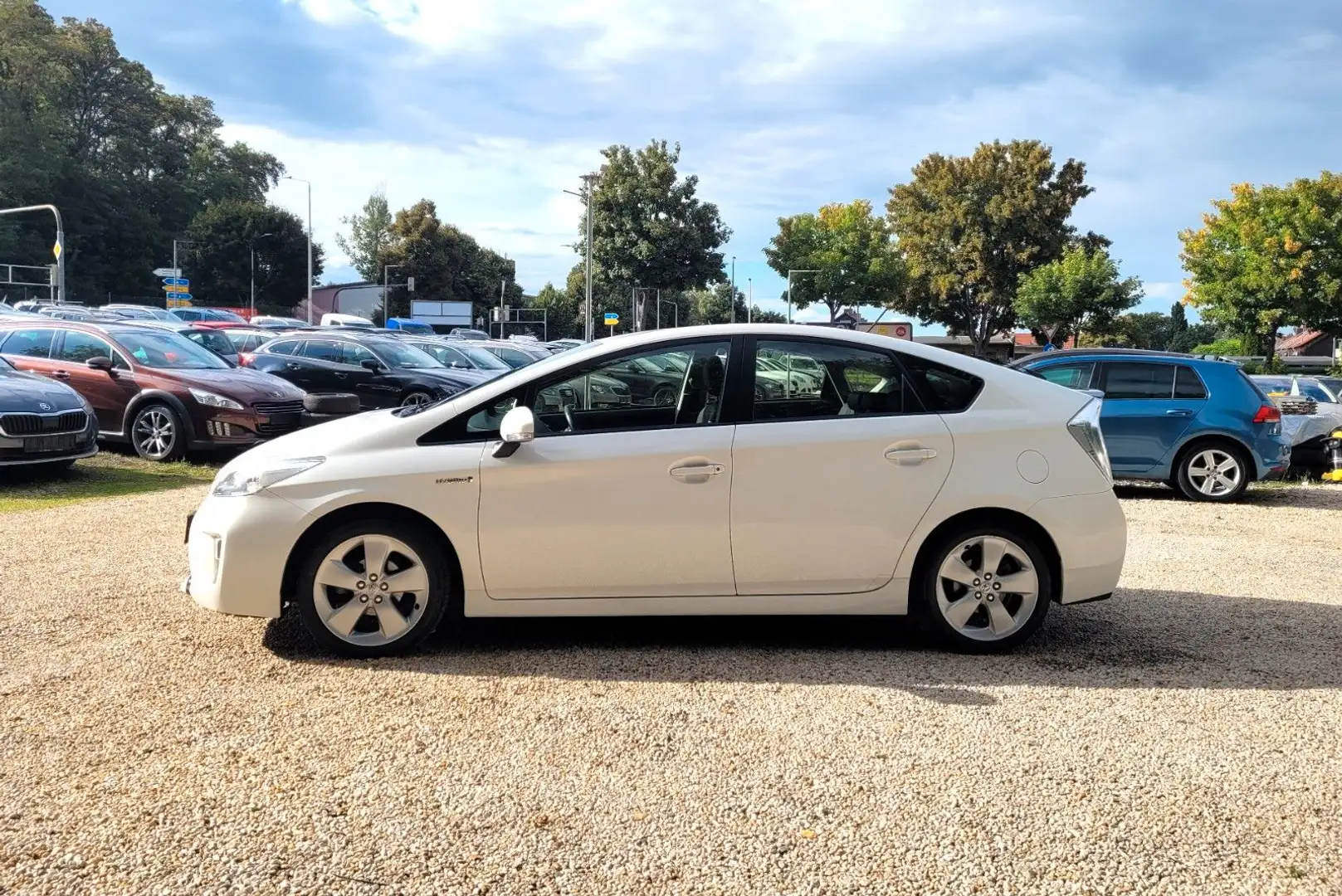 Toyota Prius Life 1.8*Navi*R-Cam*SR+LMF*WR*HUD*HU:10/26 Weiß - 2