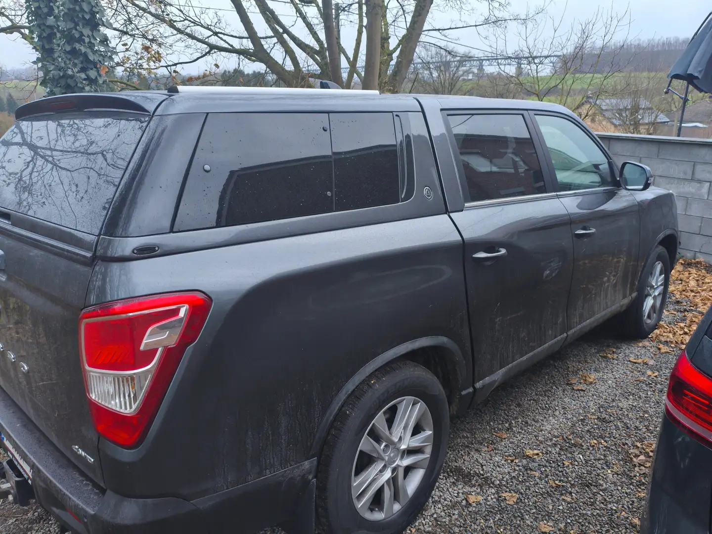 SsangYong Musso 2.2 Turbo e-Xdi 4WD Quartz Grau - 2