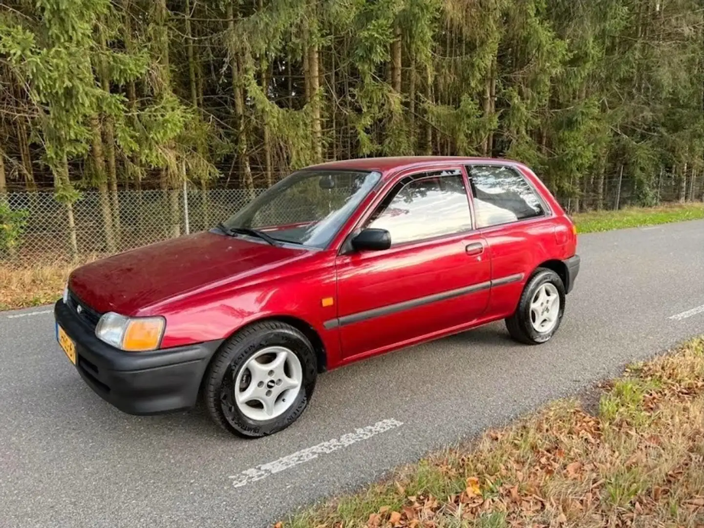 Toyota Starlet 1.3I AUT. E2 Roşu - 1