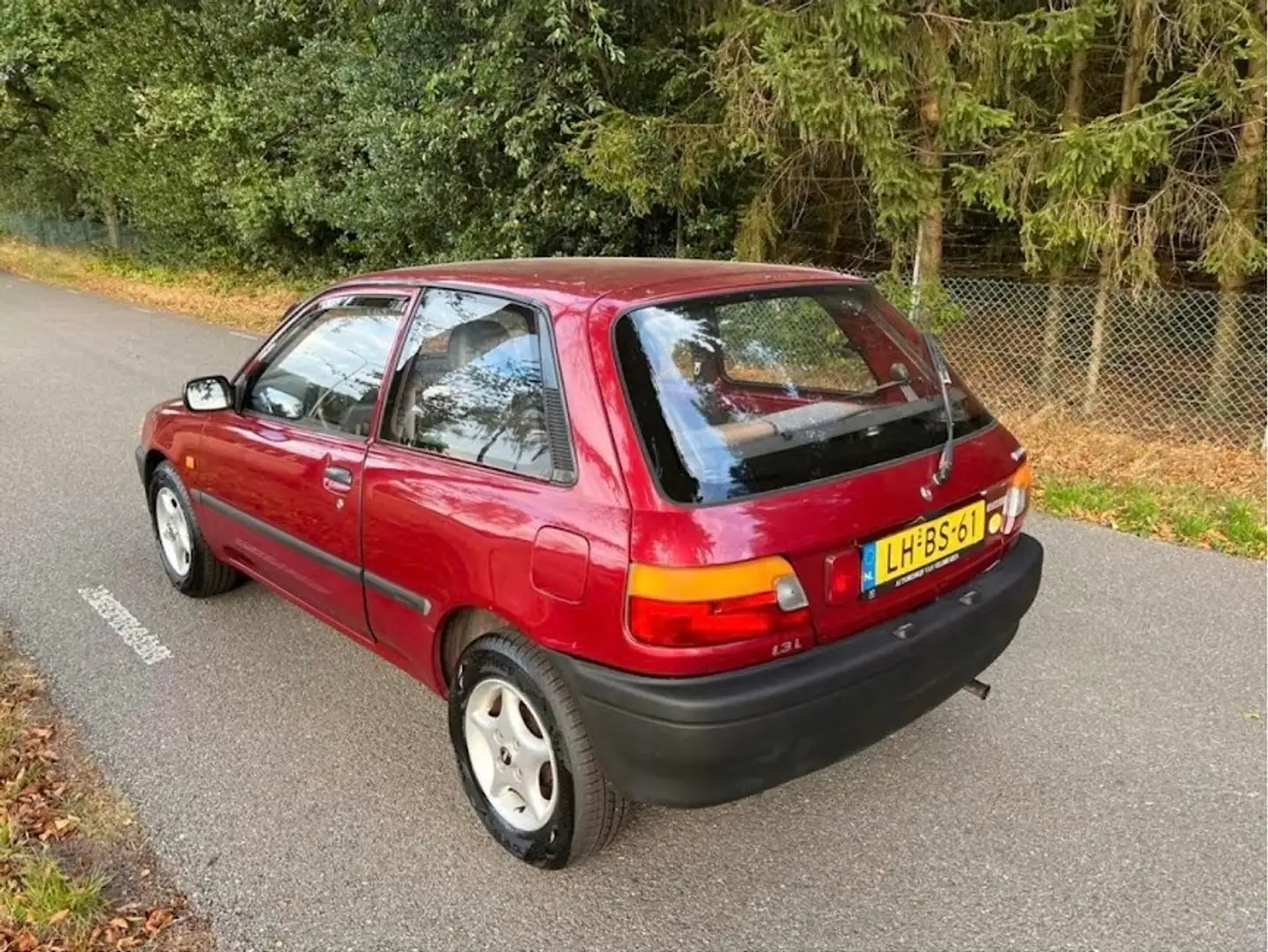 Toyota Starlet 1.3I AUT. E2 Roşu - 2