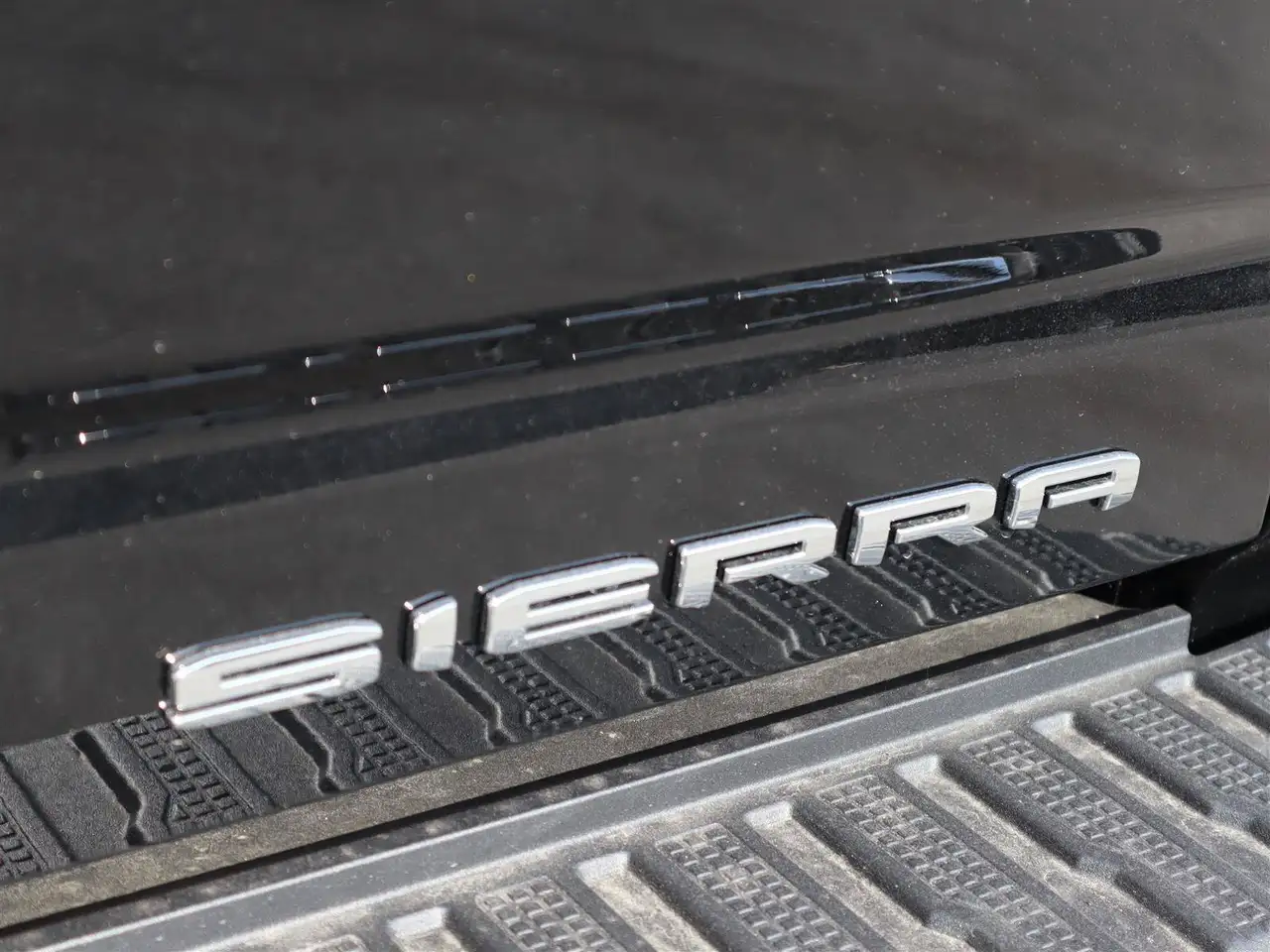 GMC Sierra 3500HD снимка GMC Sierra 3500HD