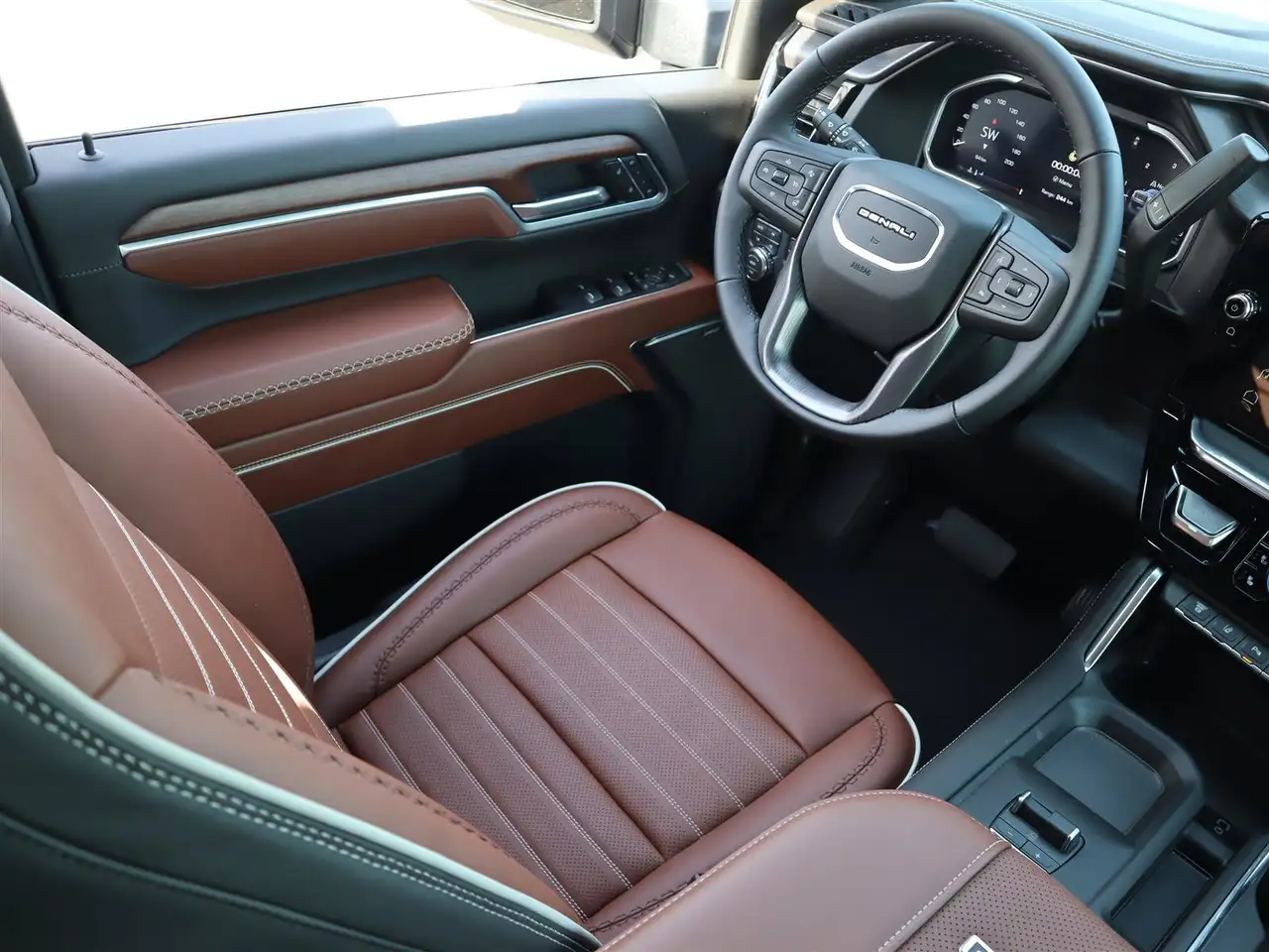 GMC Sierra 3500HD снимка GMC Sierra 3500HD