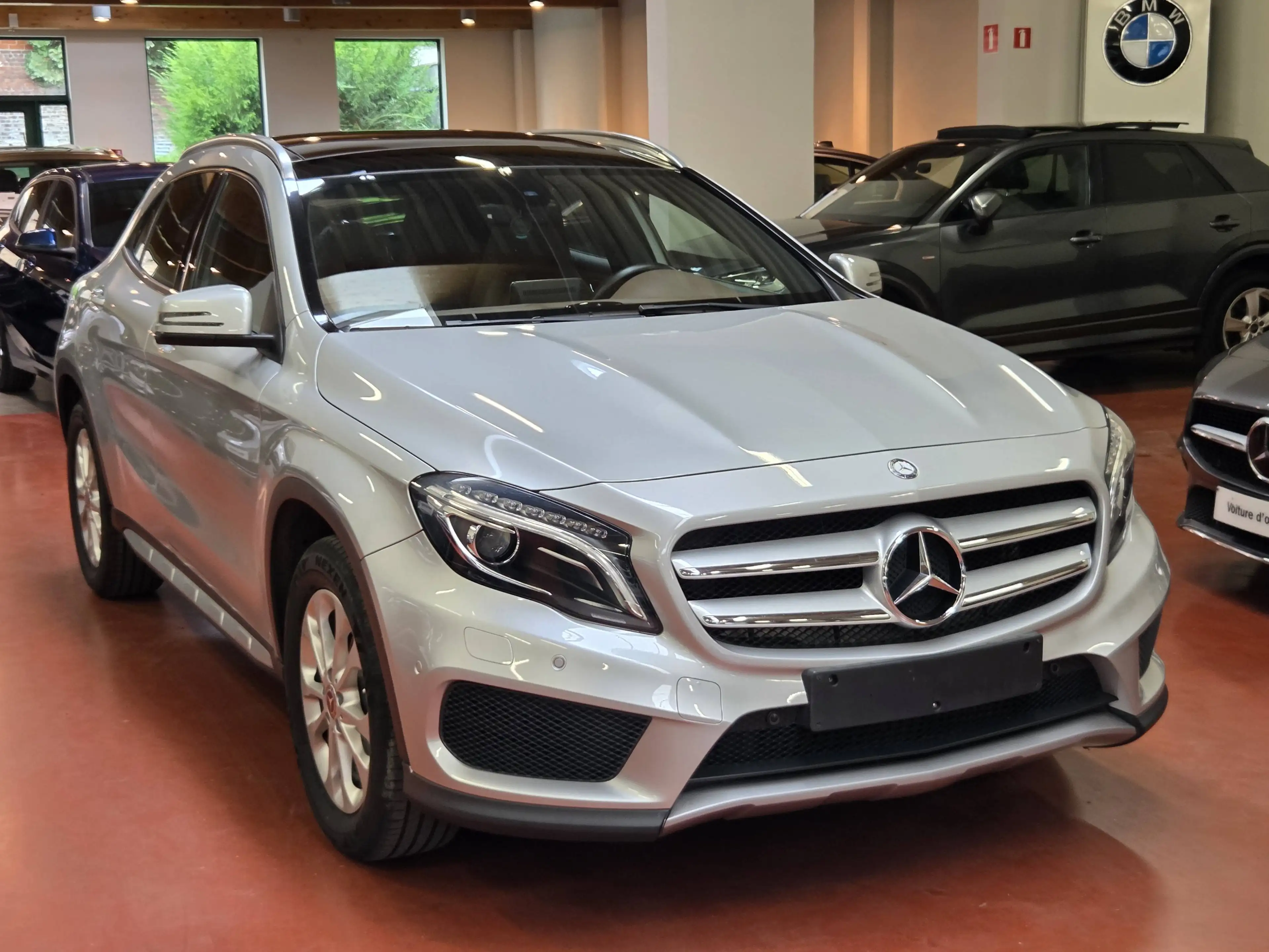 Mercedes-Benz GLA 180 (1.6i essence) + TOIT PANO - CUIR EXCLUSIVE - LED - NAVI - KeylessGo