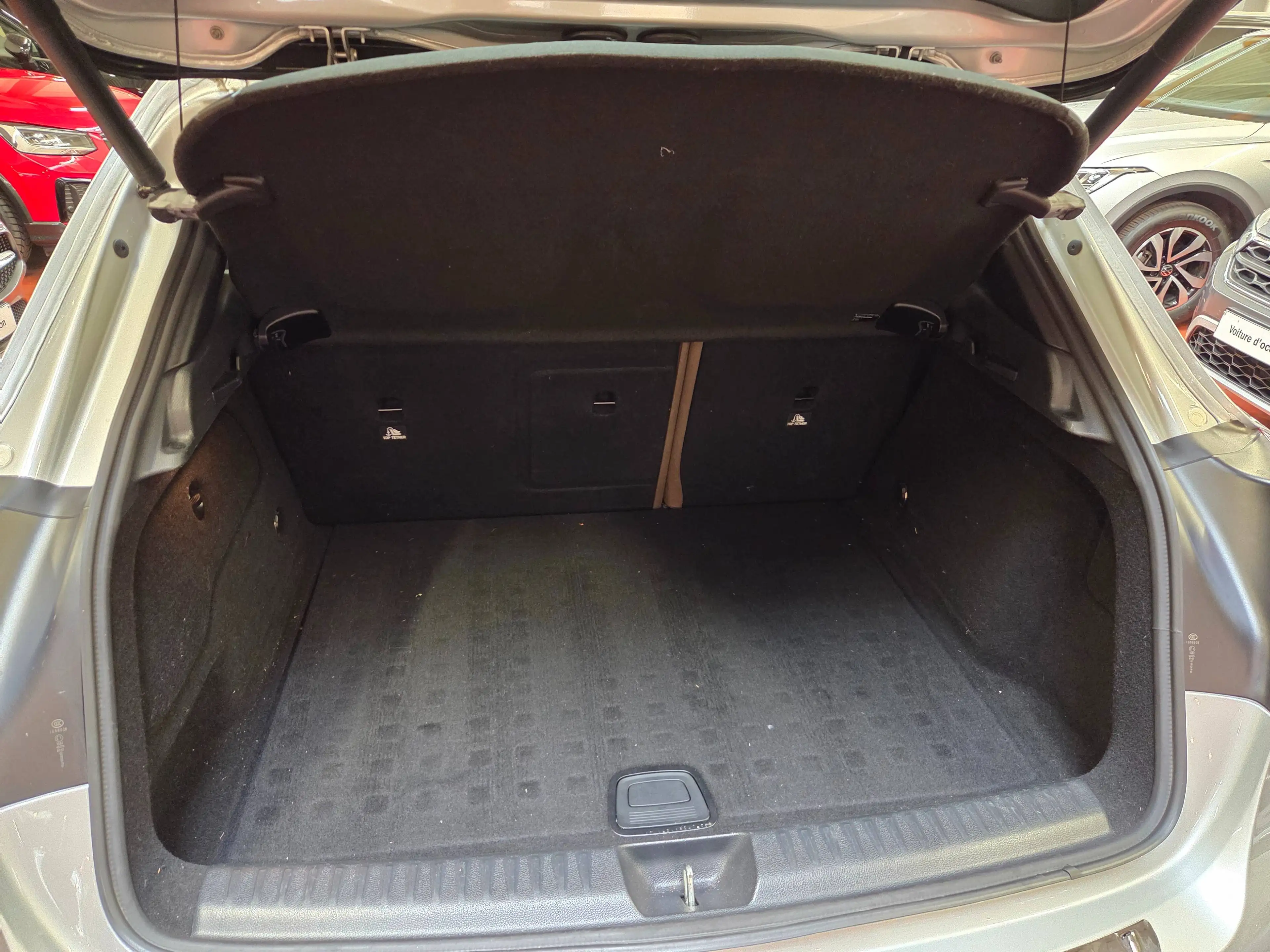 Mercedes-Benz GLA 180 (1.6i essence) + TOIT PANO - CUIR EXCLUSIVE - LED - NAVI - KeylessGo — photo 11