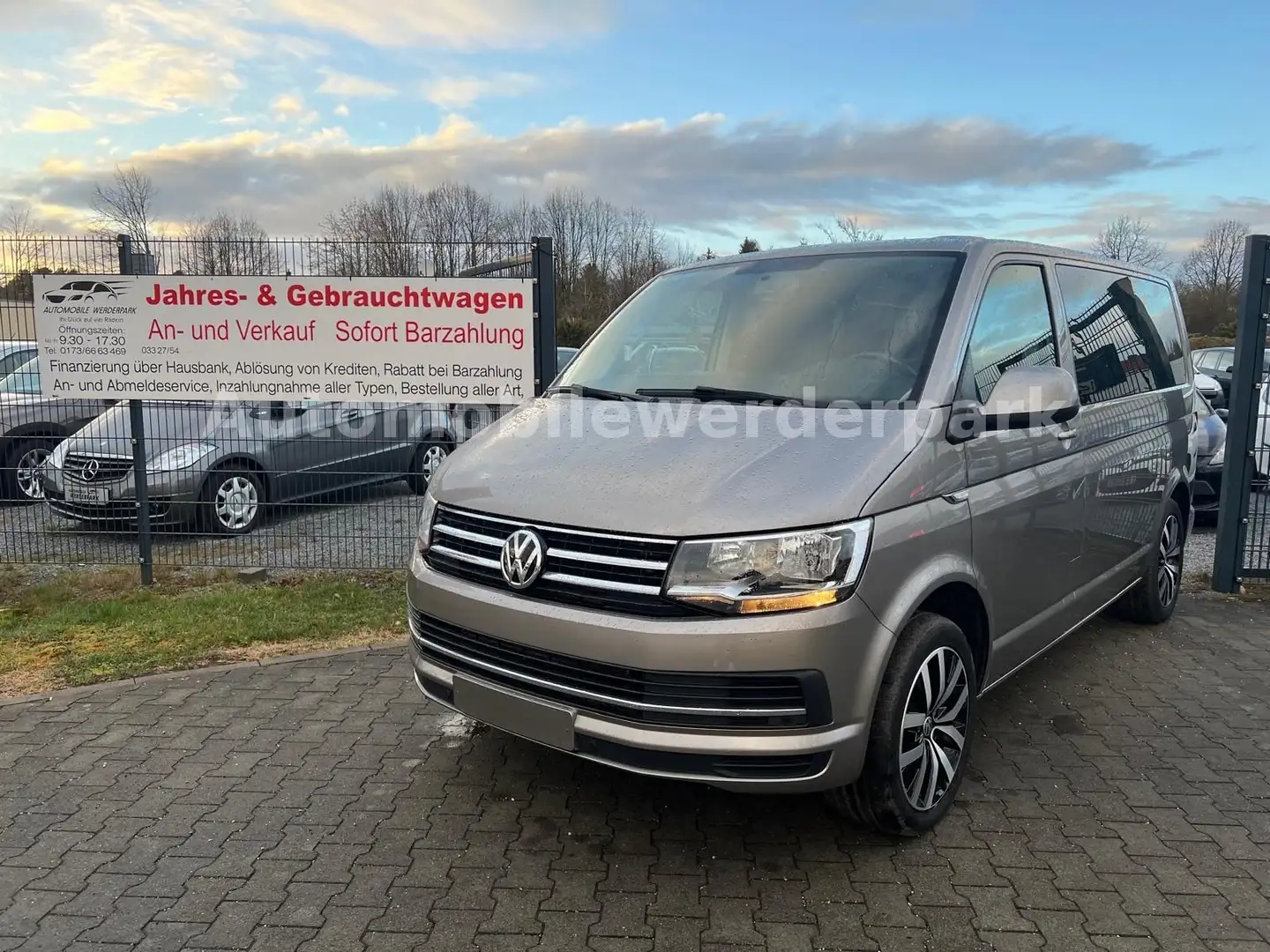 Volkswagen T6 Transporter Bus Multivan Trendline Beige - 1