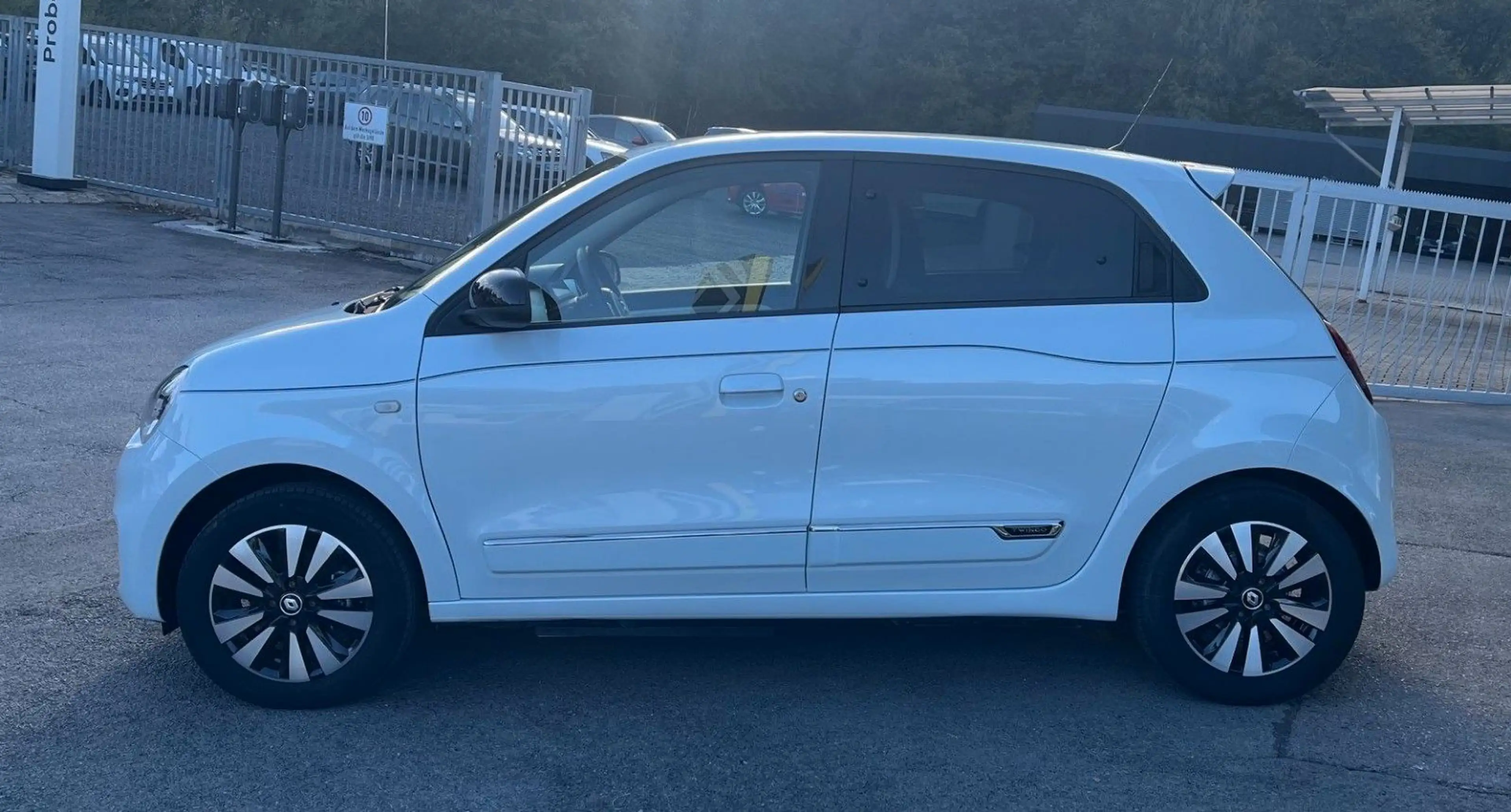 Renault Twingo Techno Electric E-Tech — photo 8