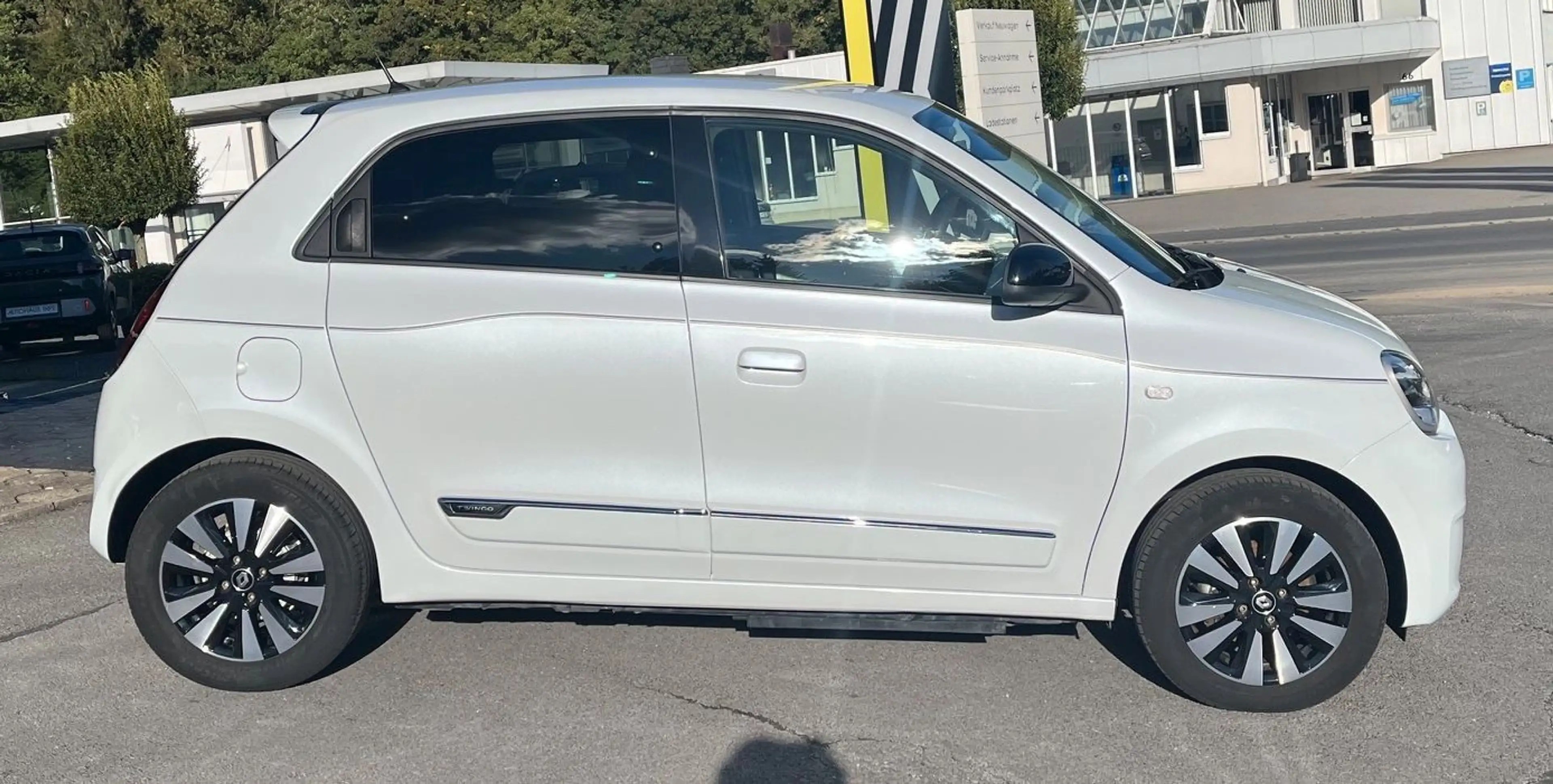 Renault Twingo Techno Electric E-Tech — photo 4