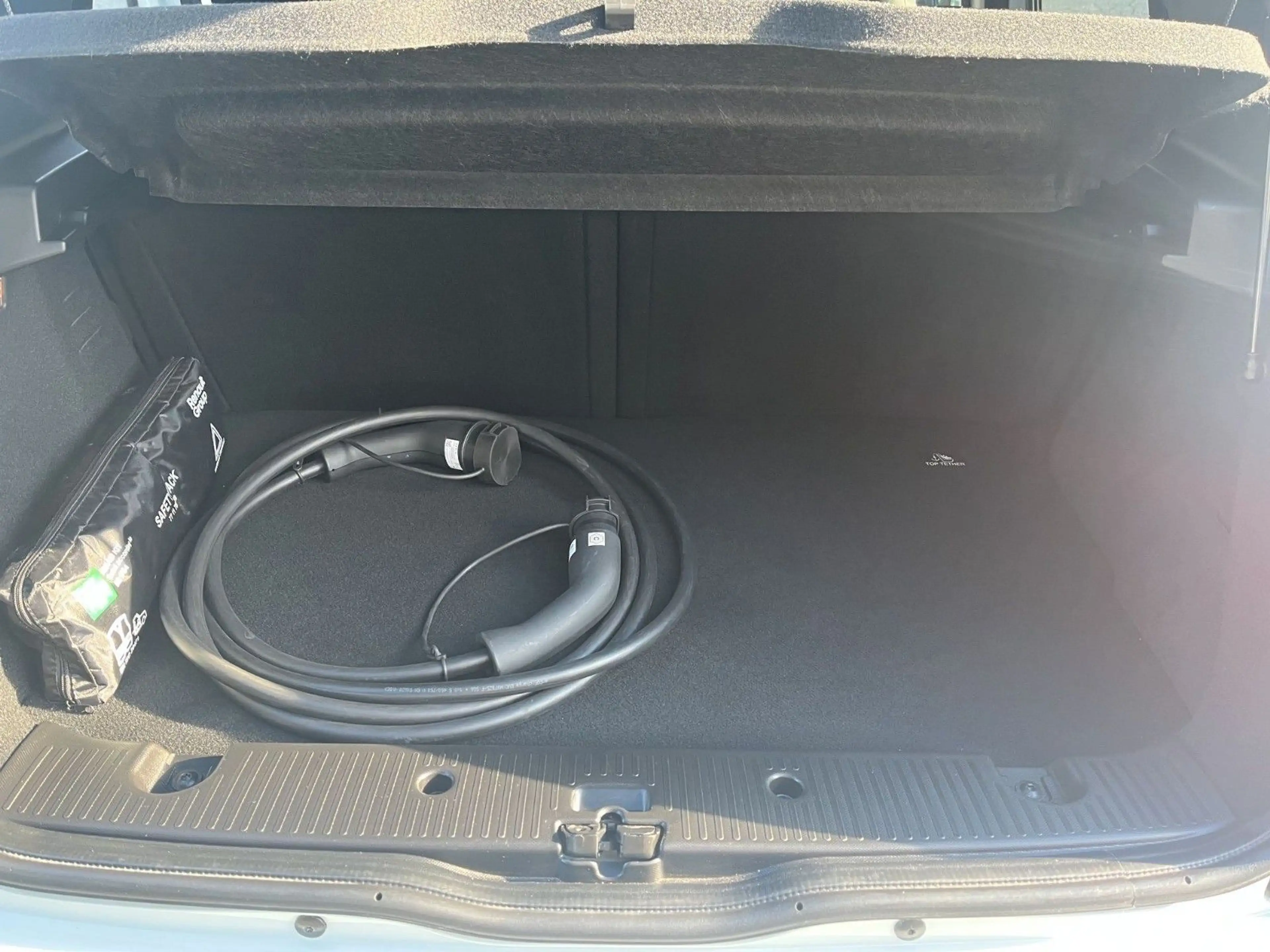 Renault Twingo Techno Electric E-Tech — photo 14