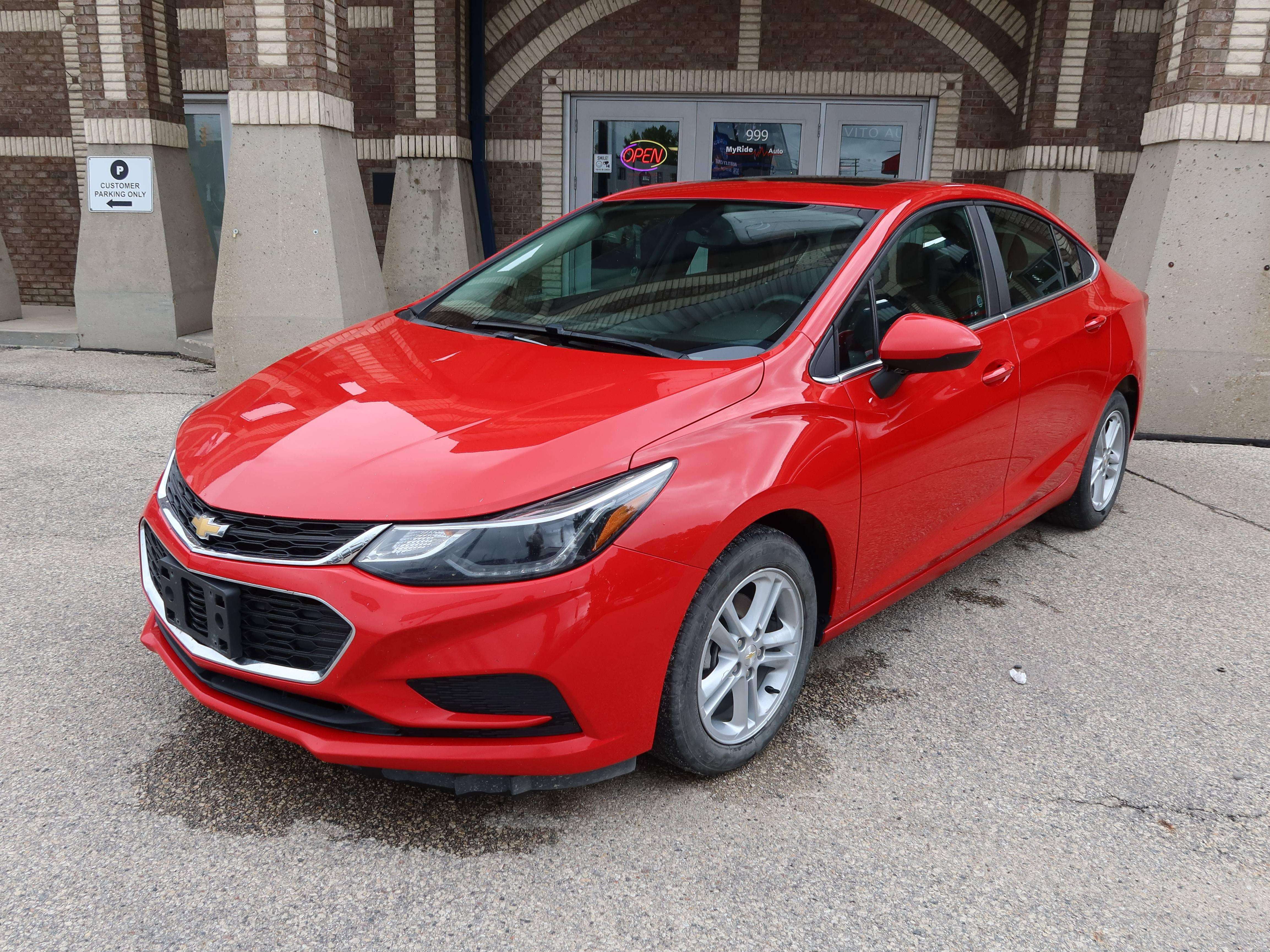2017 Chevrolet Cruze LT — снимка 1