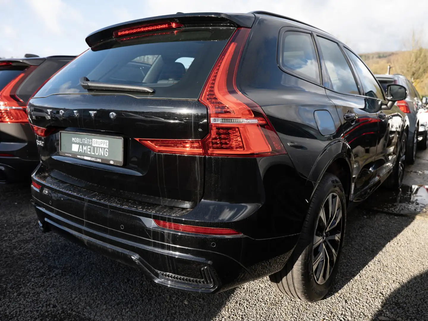 Volvo XC60 B4 Plus Dark 2WD FACEL. STANDHZ LED PANO Schwarz - 2