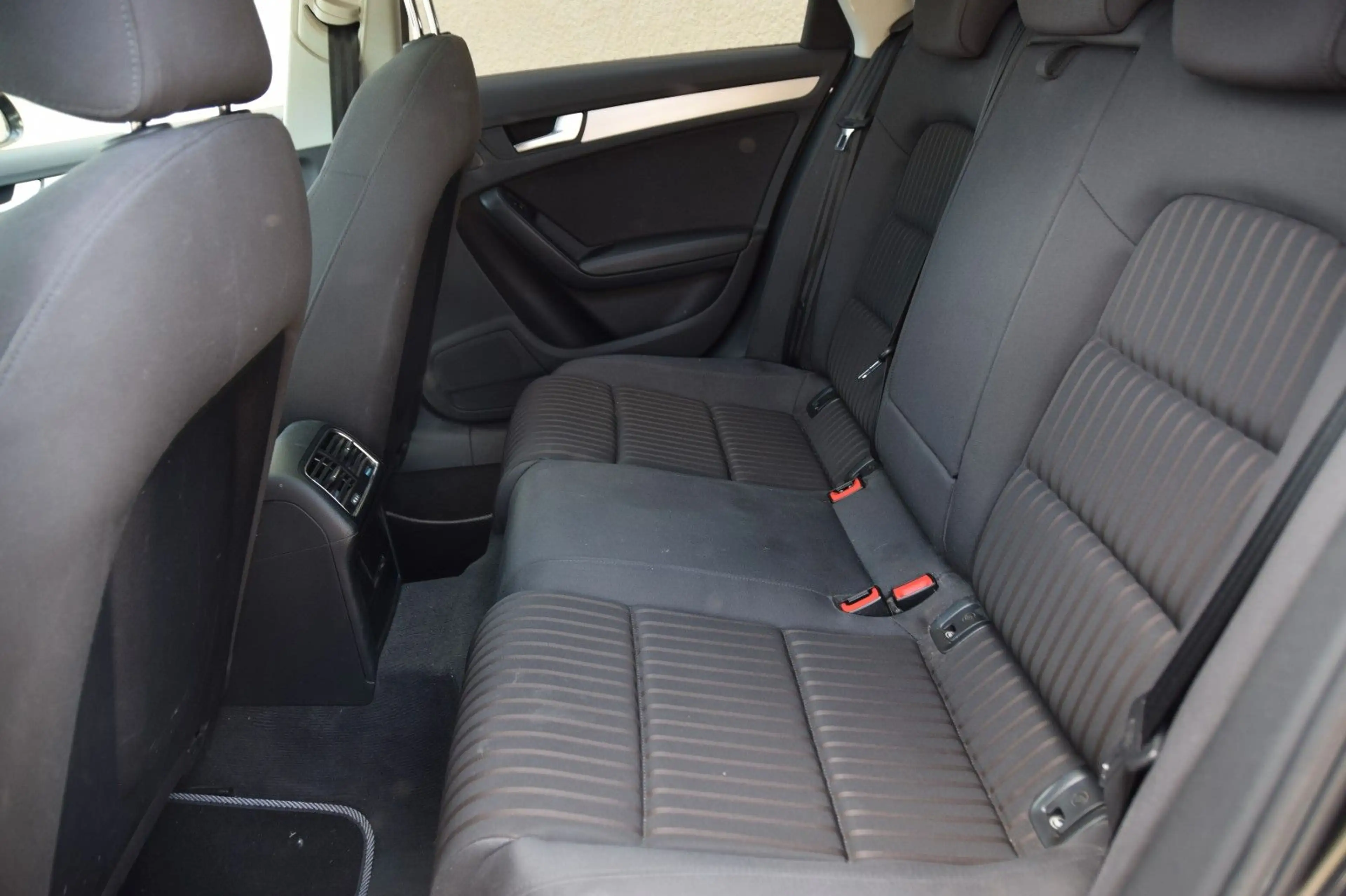 Audi A4 Avant*AUTOMATIK*PANORAMADACH*NAVI*PDC*SITZHZ — photo 14