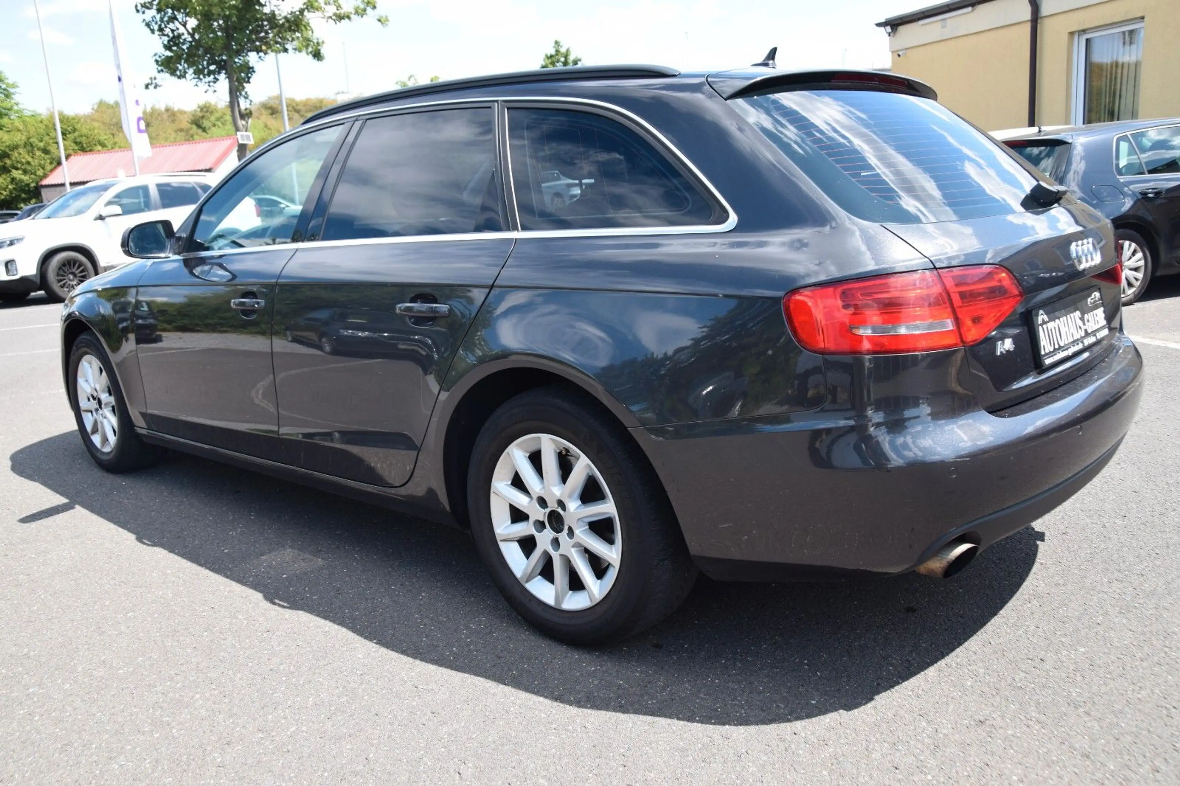 Audi A4 Avant*AUTOMATIK*PANORAMADACH*NAVI*PDC*SITZHZ — photo 4