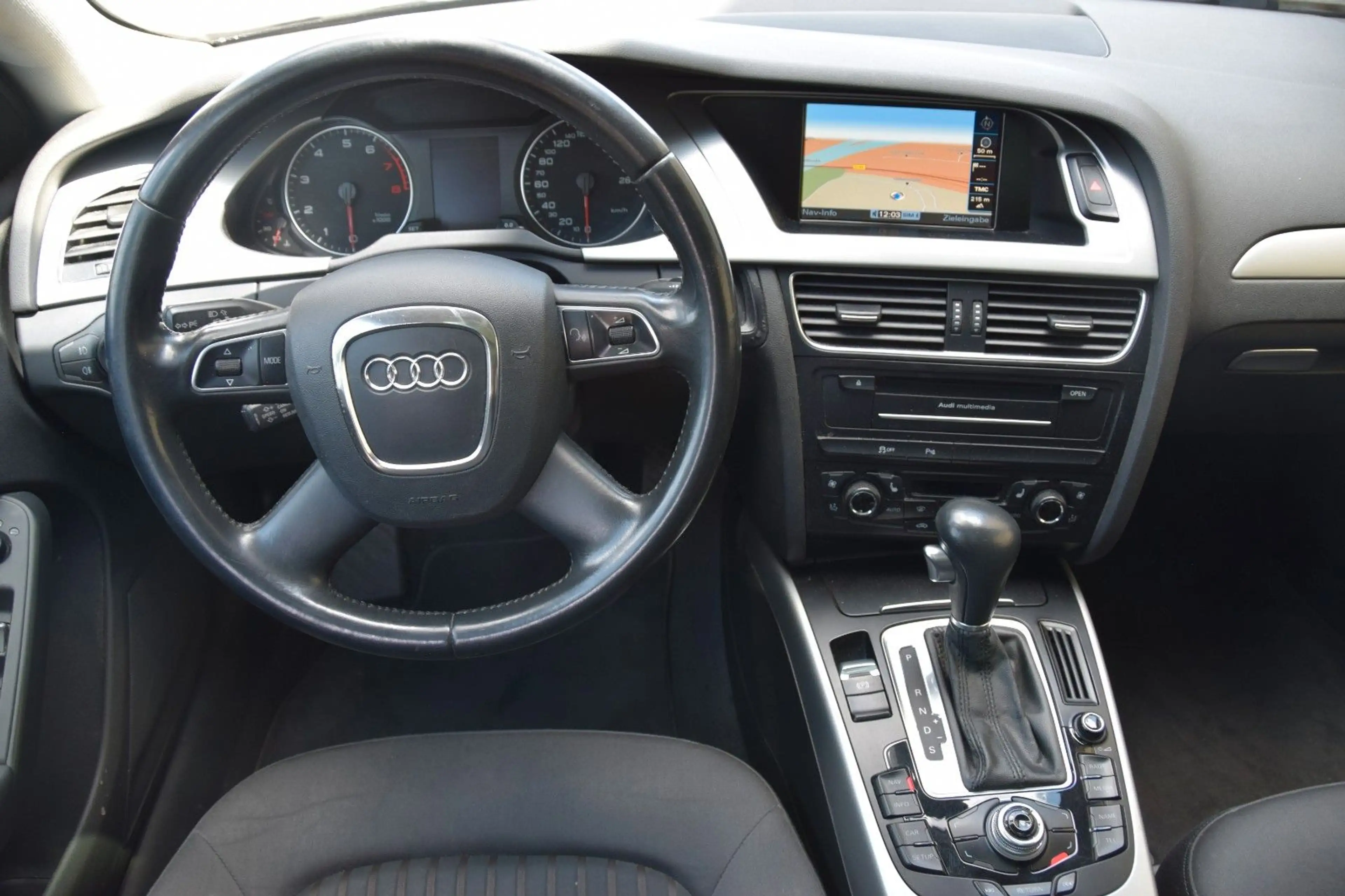 Audi A4 Avant*AUTOMATIK*PANORAMADACH*NAVI*PDC*SITZHZ — photo 10