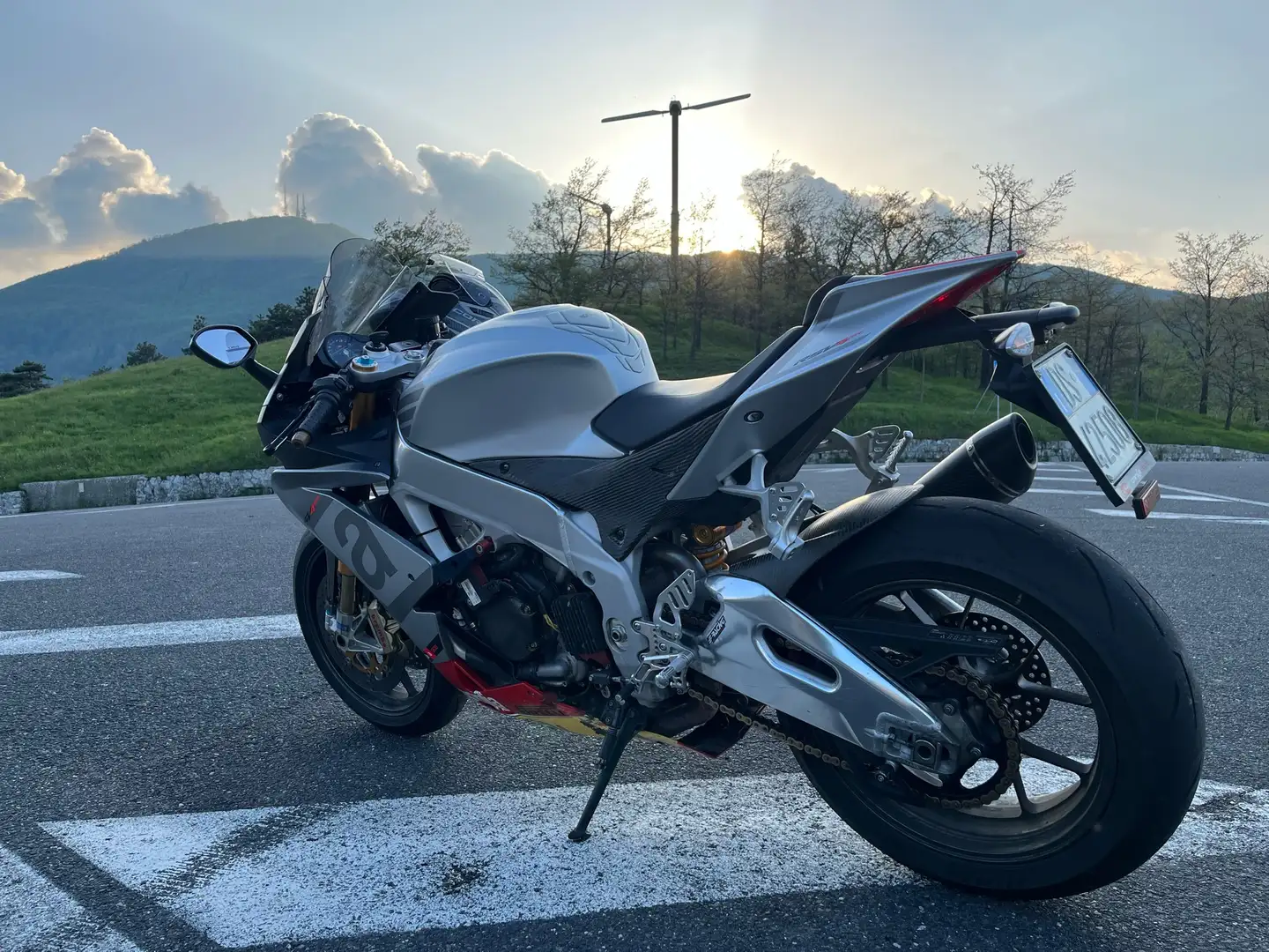 Aprilia RSV4 Ezüst - 1