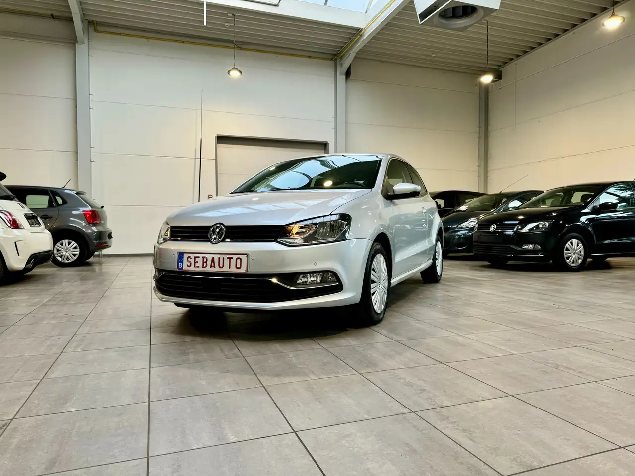Volkswagen Polo Berline in Zilver tweedehands in Mouscron voor € 12.500,-