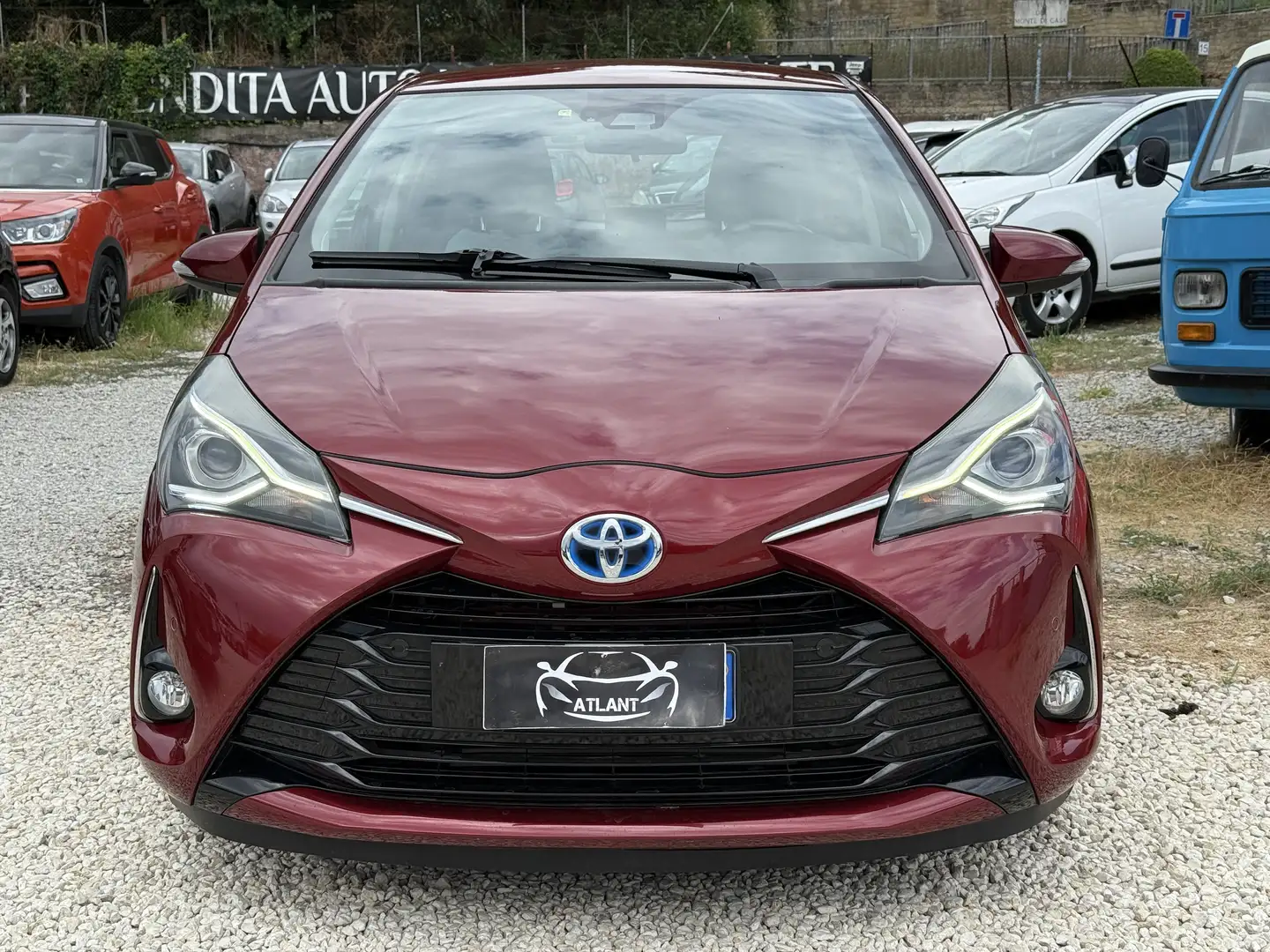 Toyota Yaris 1.5 Hybrid 5 porte Lounge Blue Rosso - 2