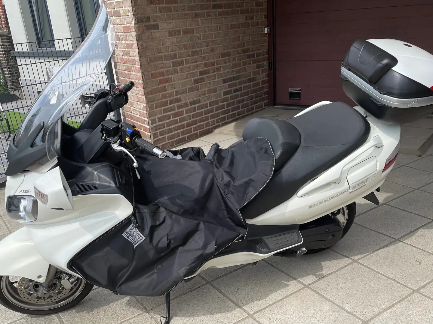 Suzuki Burgman 650 luxe Alb - 1