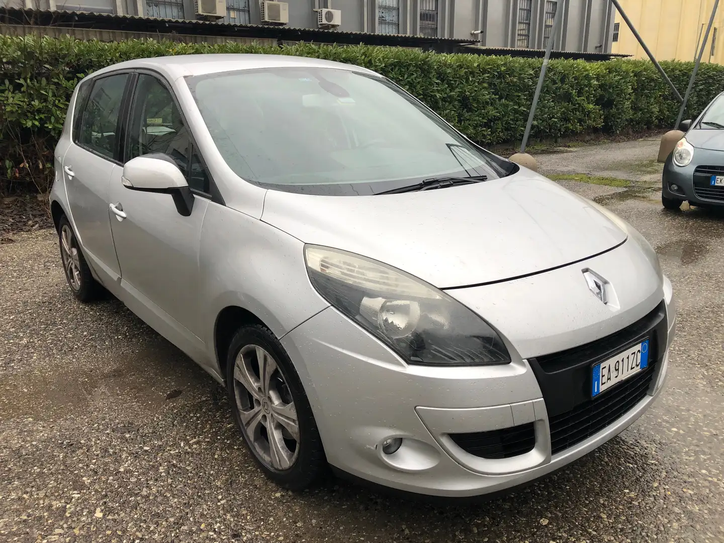 Renault Scenic Scenic X-Mod 1.5 dci Dynamique 110cv Silber - 1