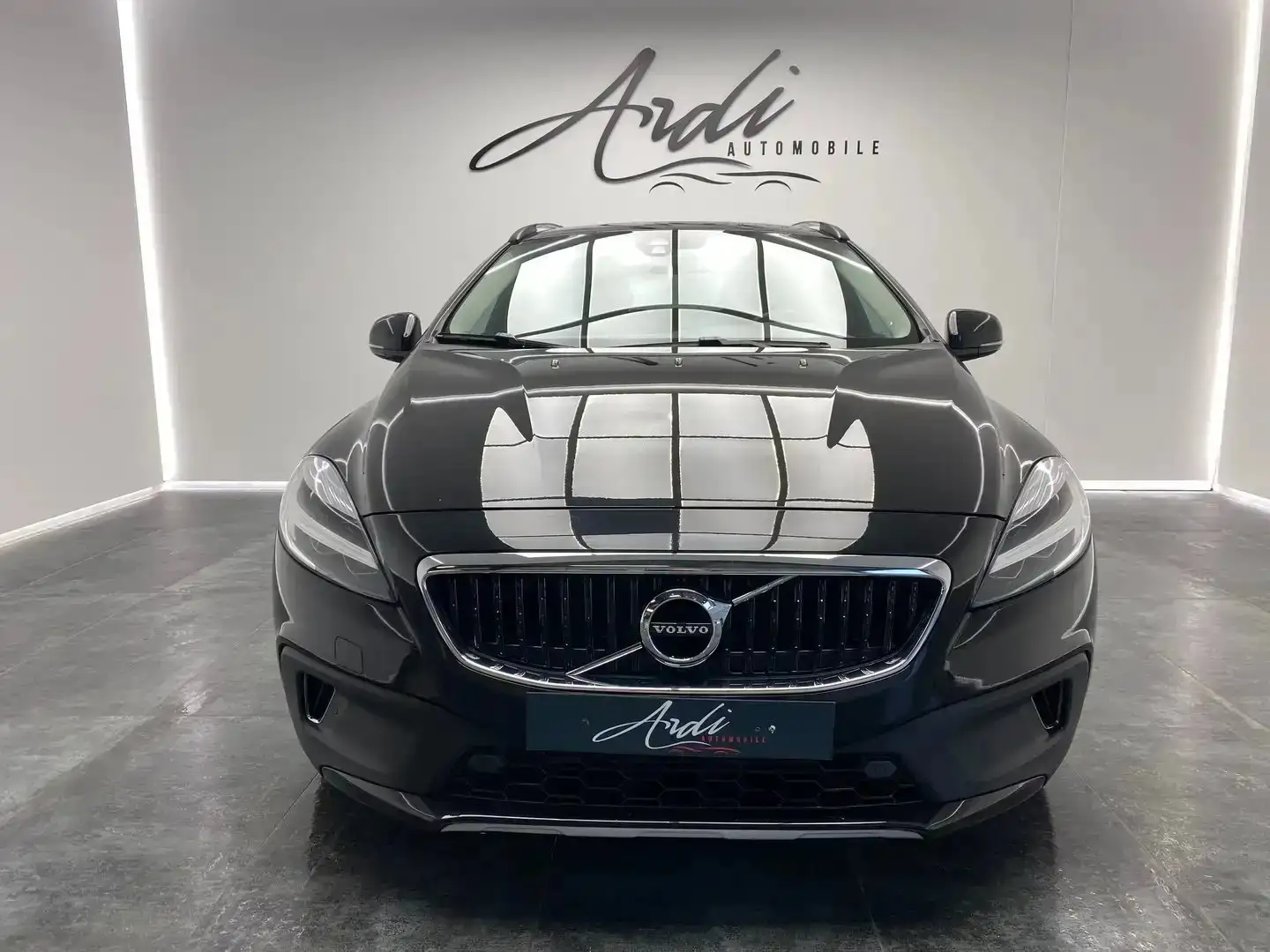 Volvo V40 Cross Country 2.0 D2 Ocean Race*GARANTIE 12 MOIS*CUIR*GPS*XENON* Zwart - 2