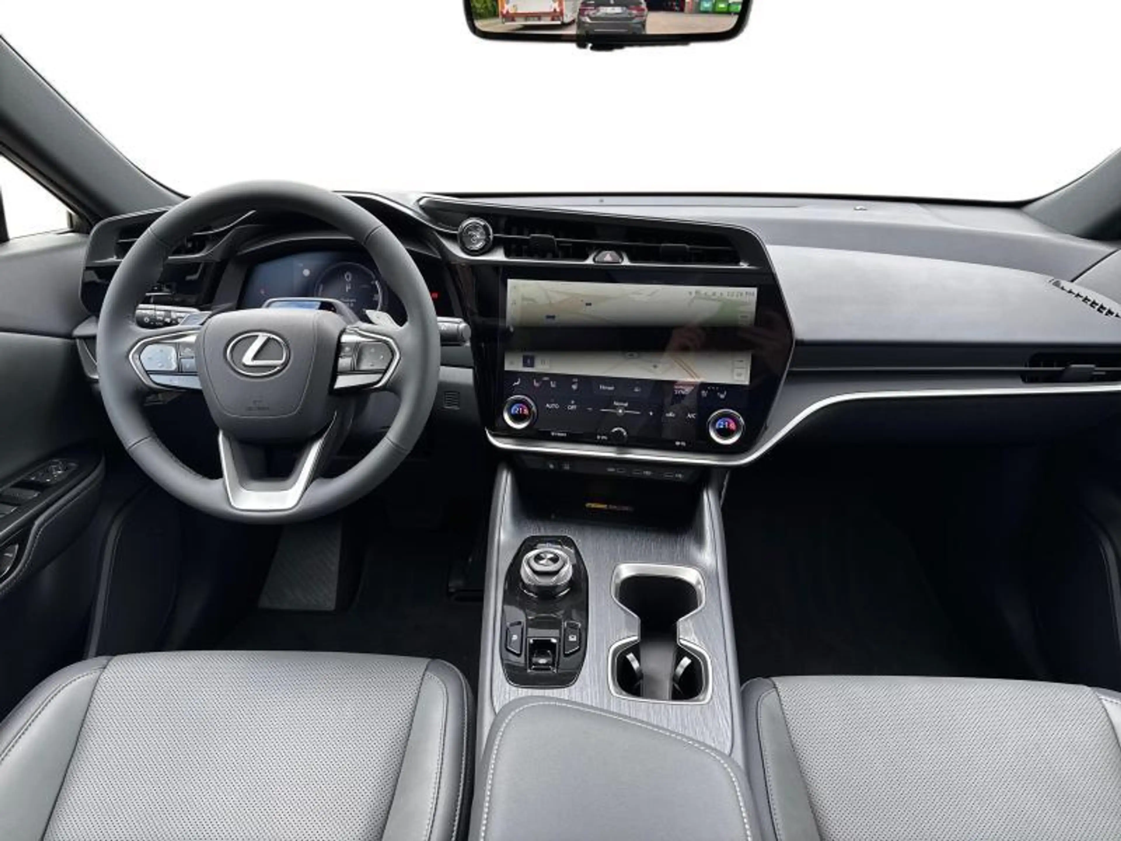 Lexus RZ 350e Privilege Line + Pano Roof — photo 7