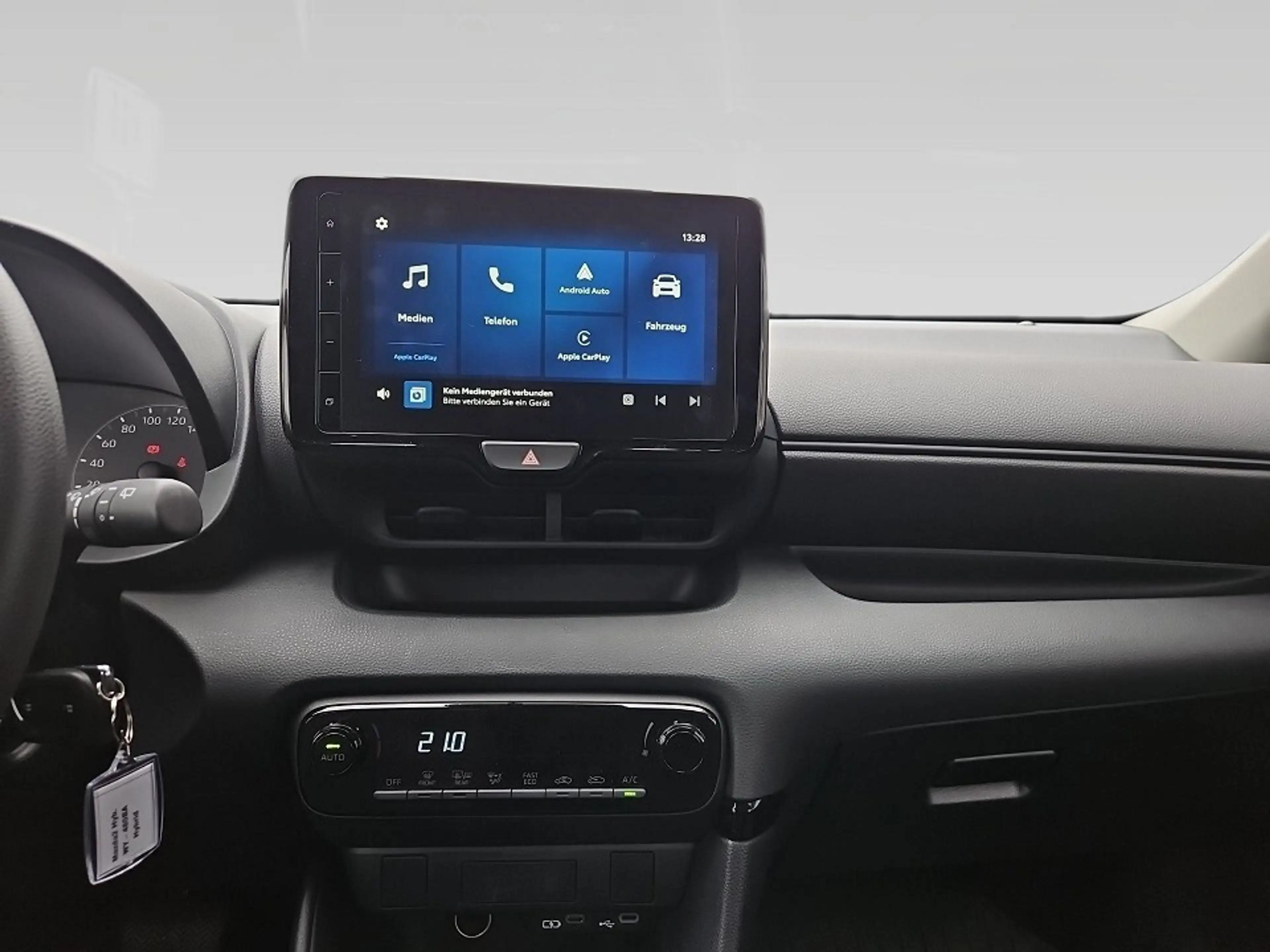 Mazda 2 Mazda2 Hybrid Prime Line Aut. — photo 14